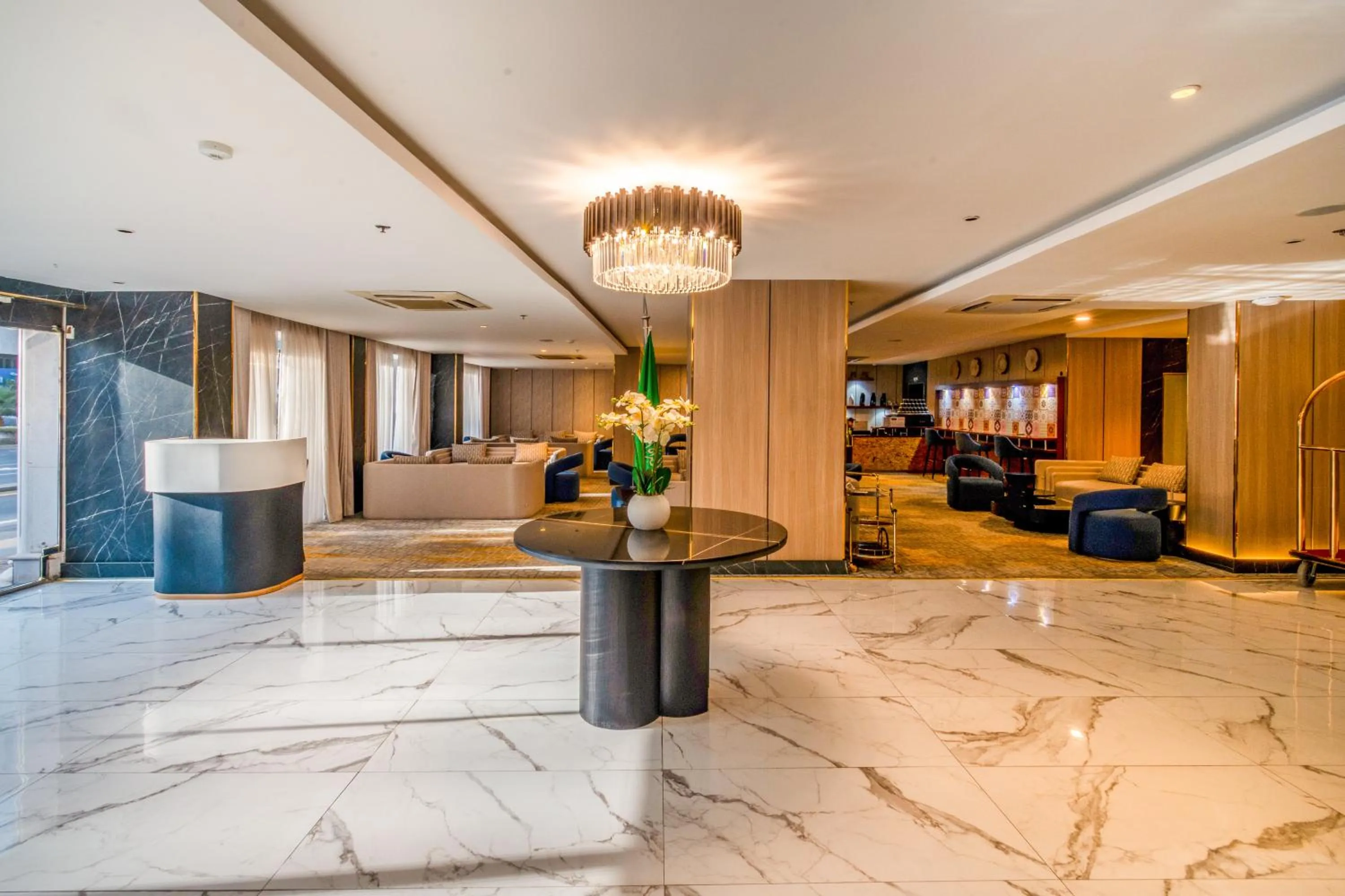 Almsakn Alola Hotel Company