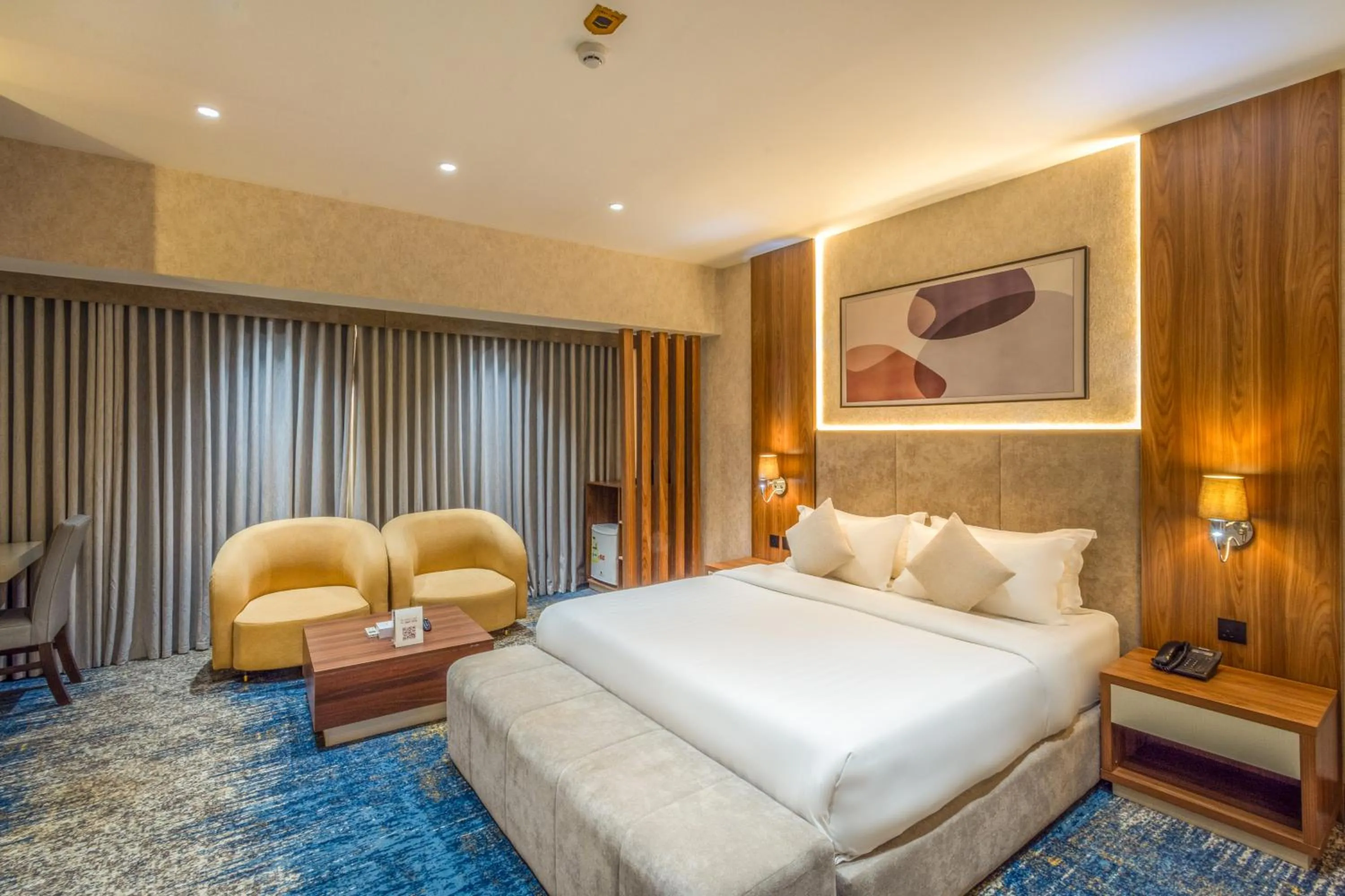 Bed in Almsakn Alola Hotel Company