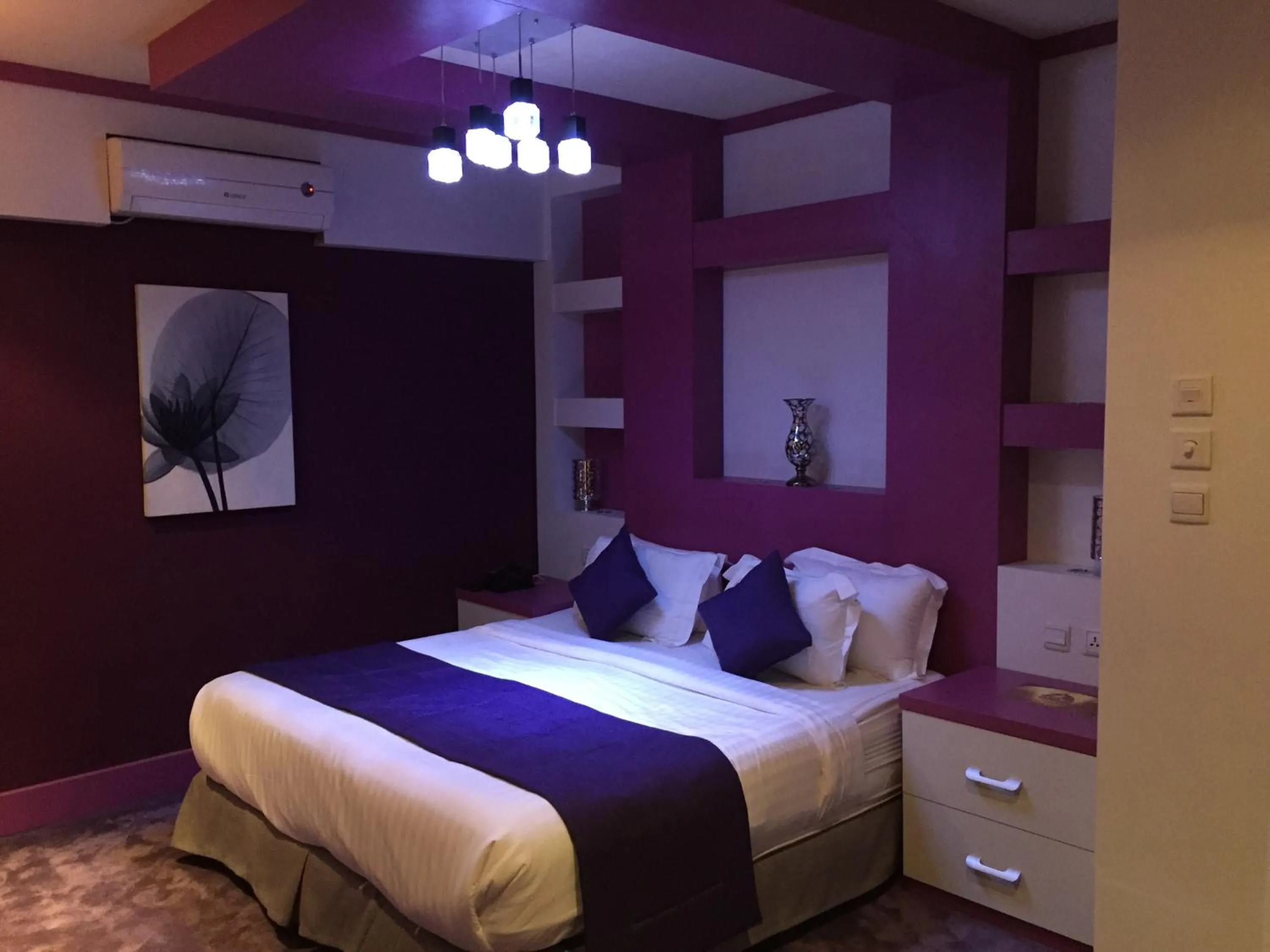 bunk bed, Bed in Haven Plaza