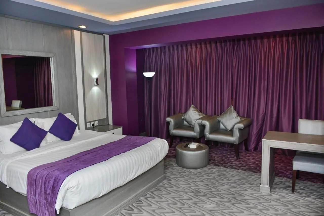 Photo of the whole room, Bed in Haven Plaza