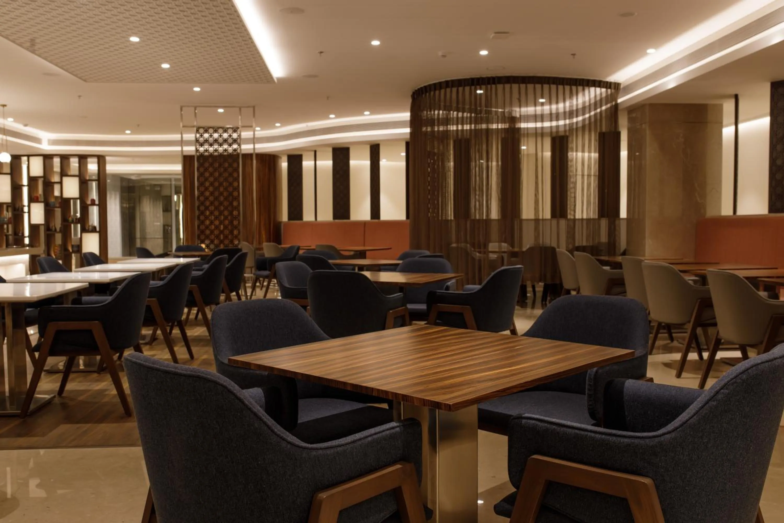 Restaurant/places to eat in Sayaji Jamnagar