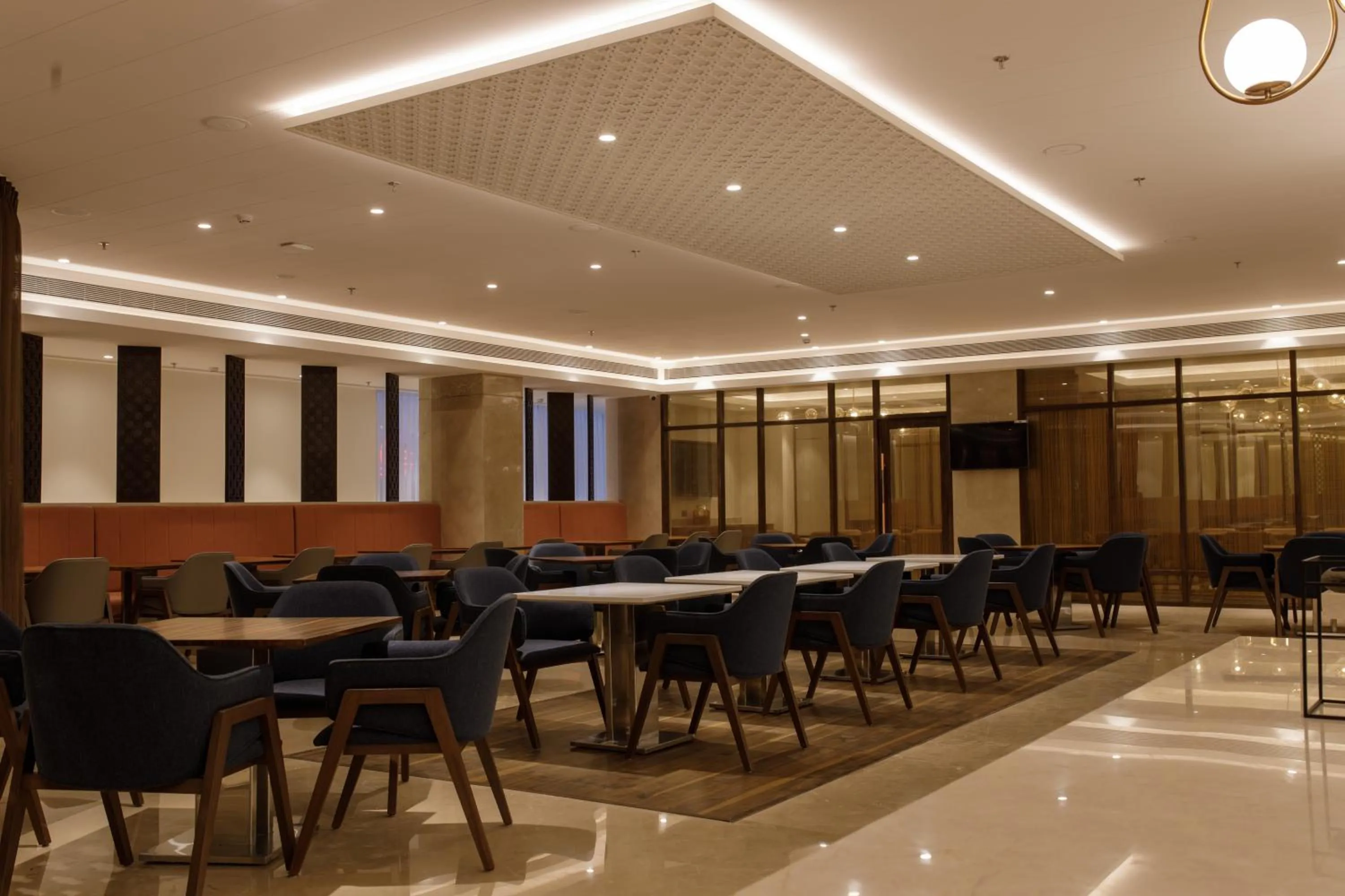 Restaurant/places to eat in Sayaji Jamnagar