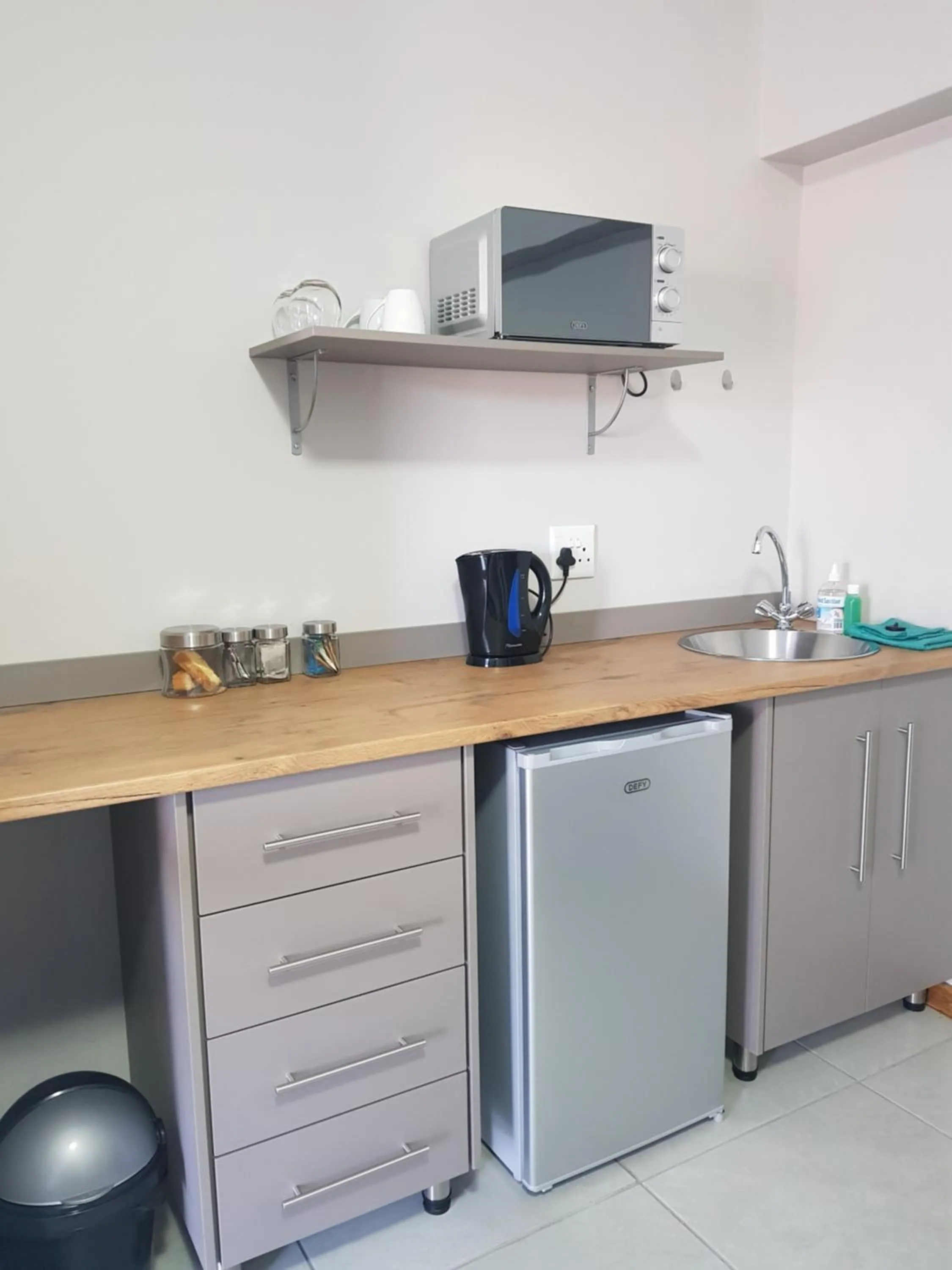 Kitchen or kitchenette in MediStay Self Catering Accommodation