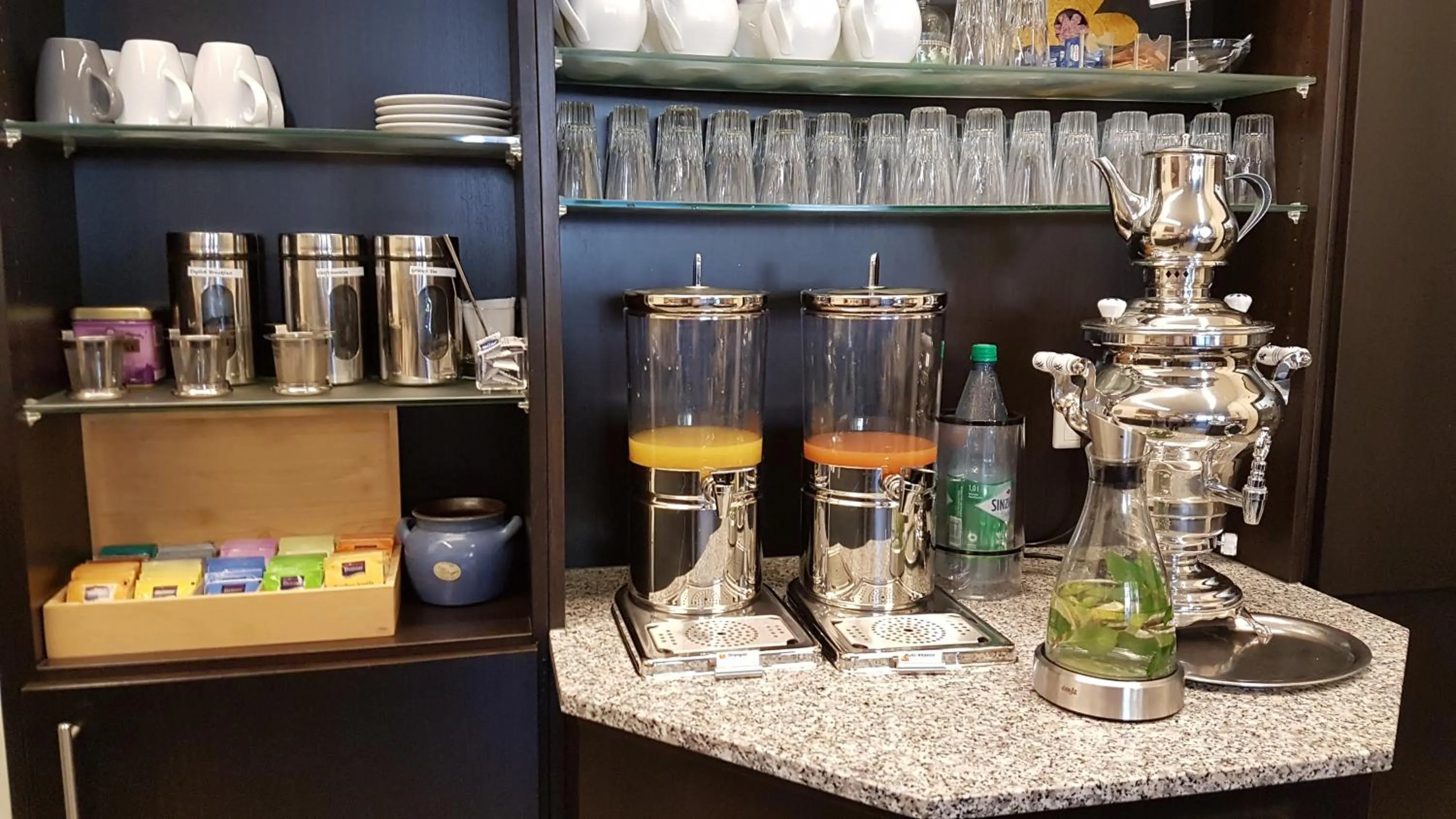 Buffet breakfast in Hotel Ännchen