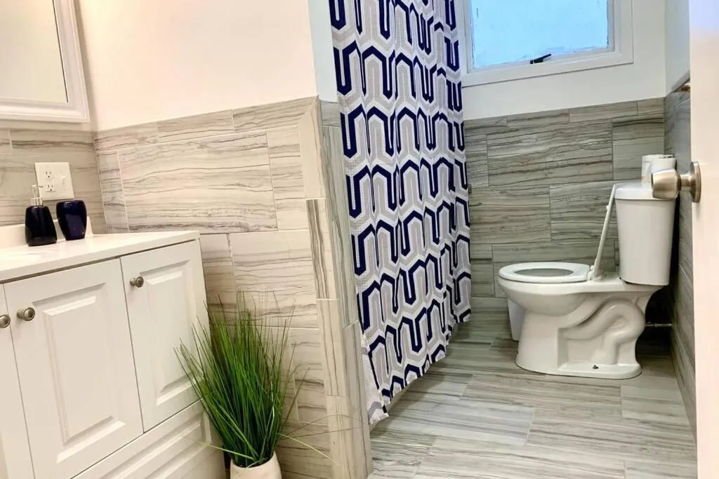 Bathroom in The Gorge View Villa- With Private Yard & Free Parking-see full listing info