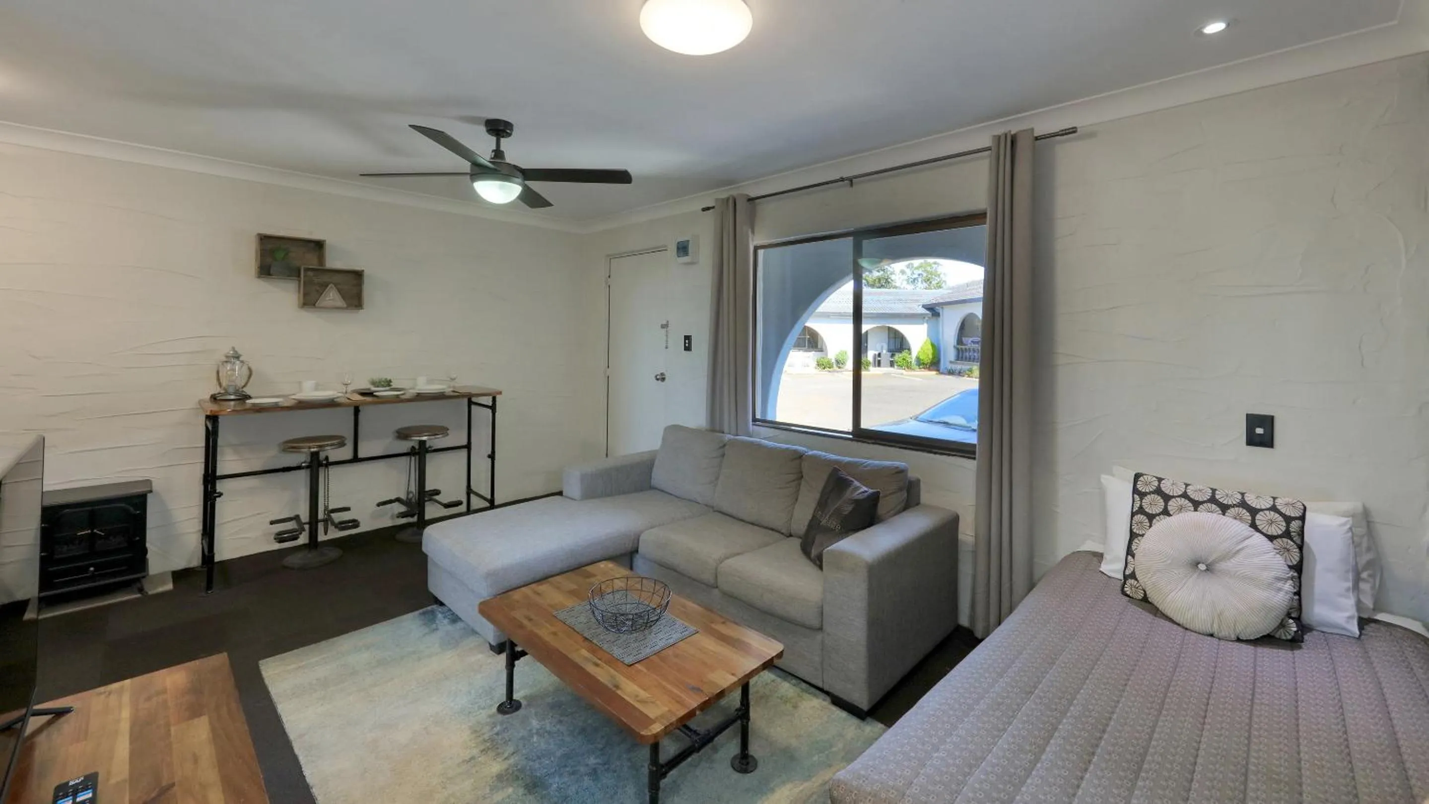 Bed in Grafton Lodge Motel