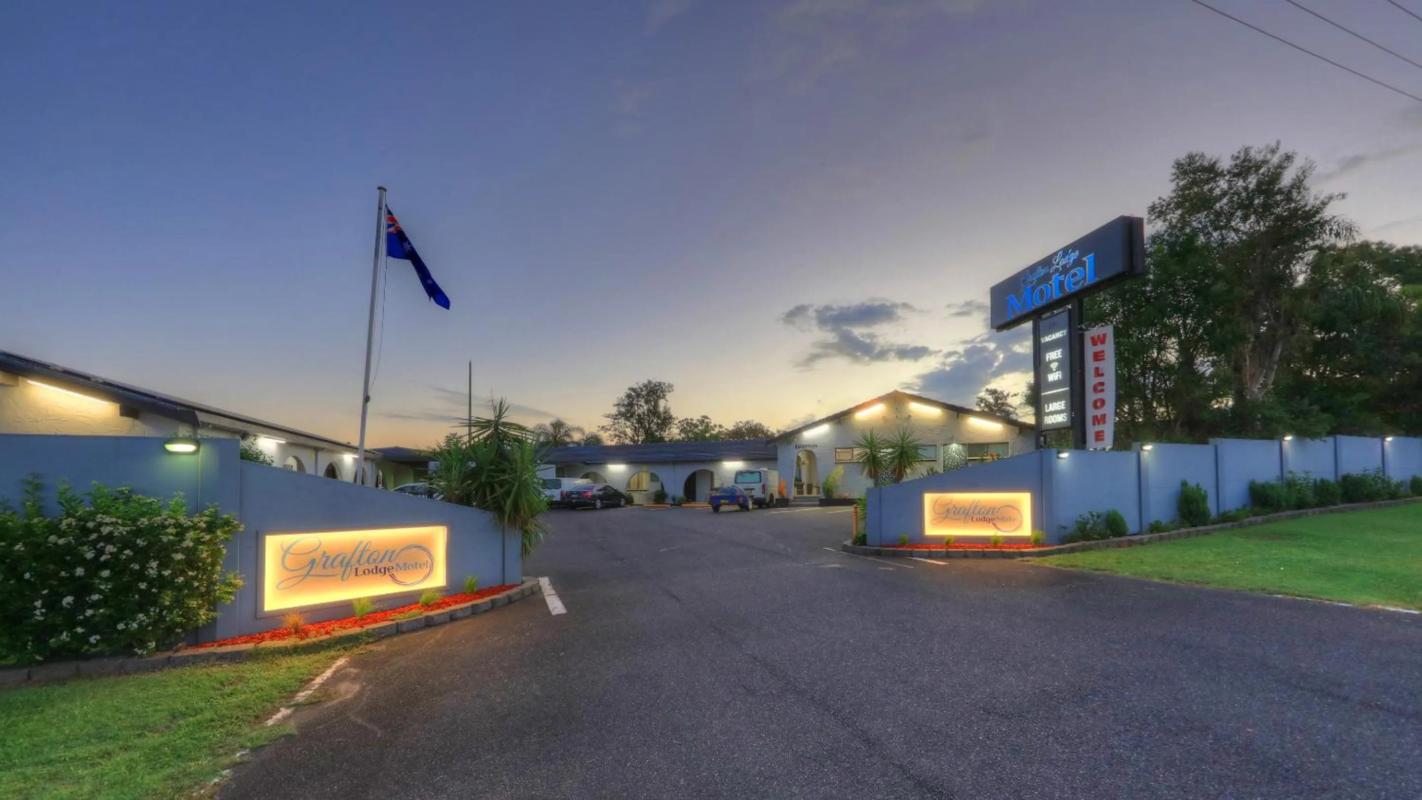 Property building in Grafton Lodge Motel