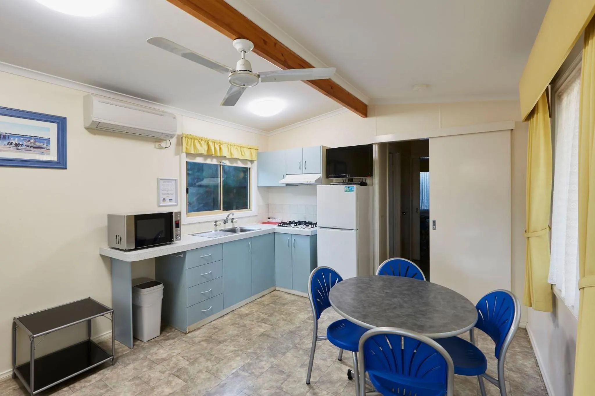 Kitchen or kitchenette in BIG4 Breeze Holiday Parks - Busselton