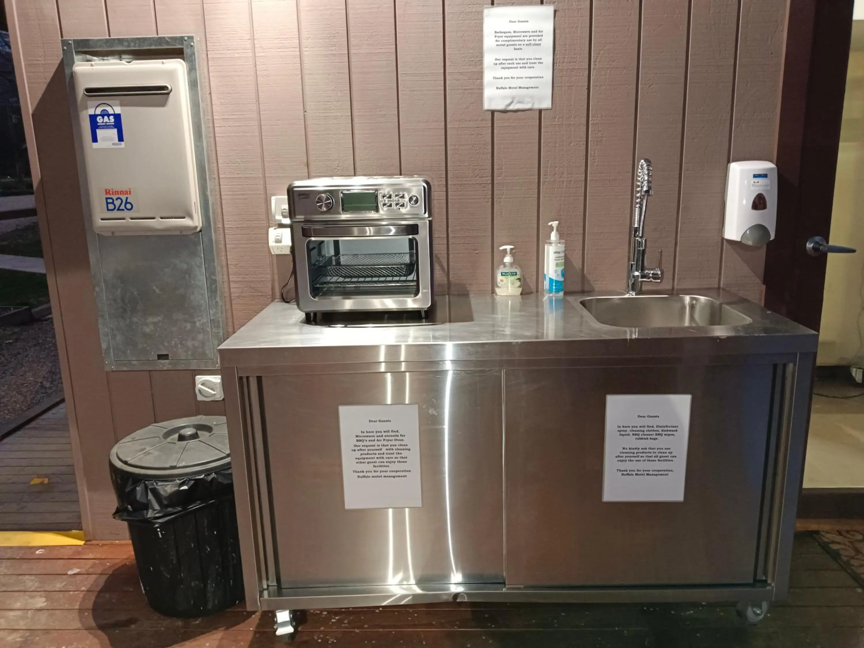 BBQ facilities in Buffalo Motel and Country Retreat