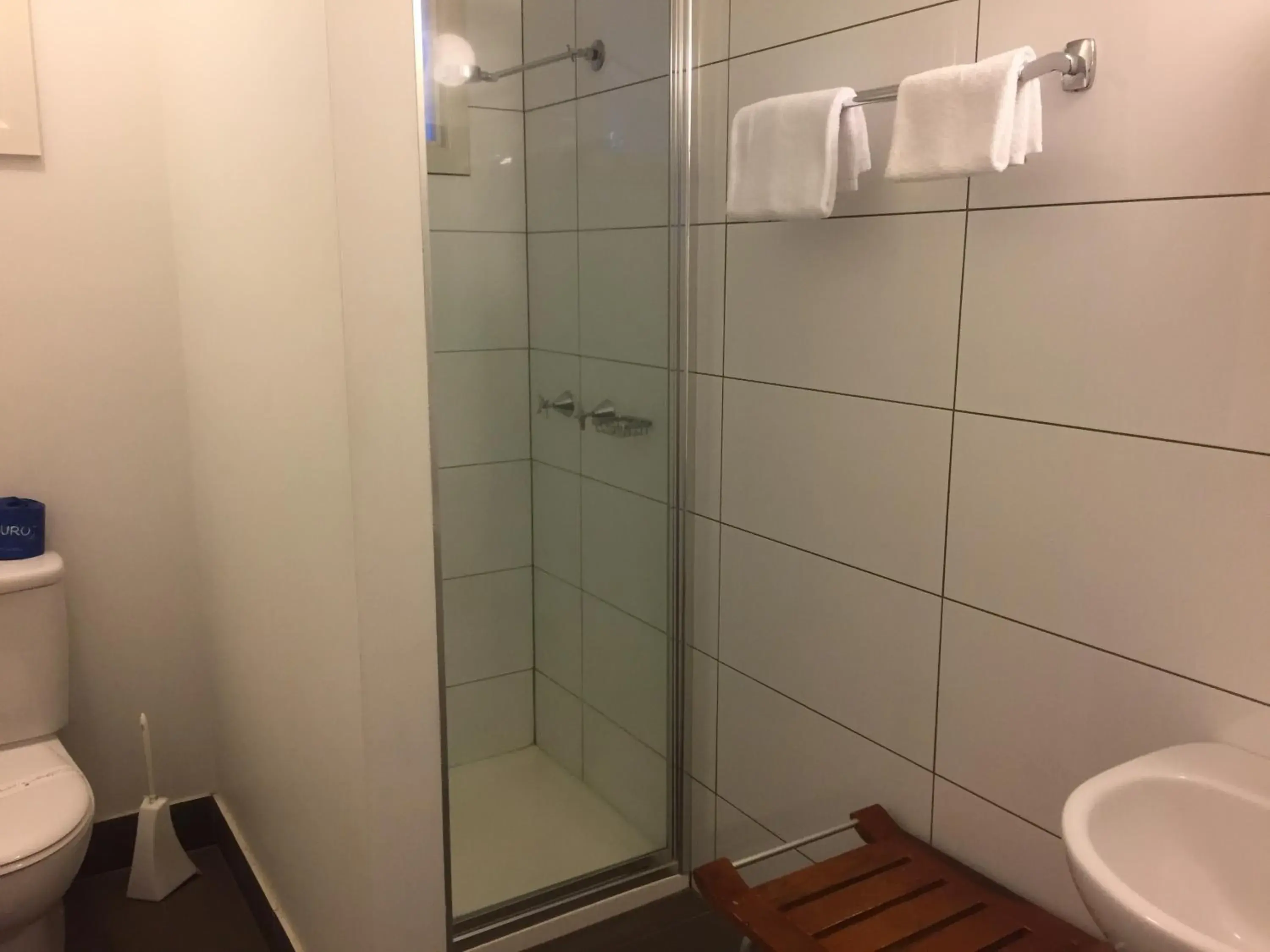 Queen Room in Buffalo Motel and Country Retreat Queen Room in Buffalo Motel and Country Retreat