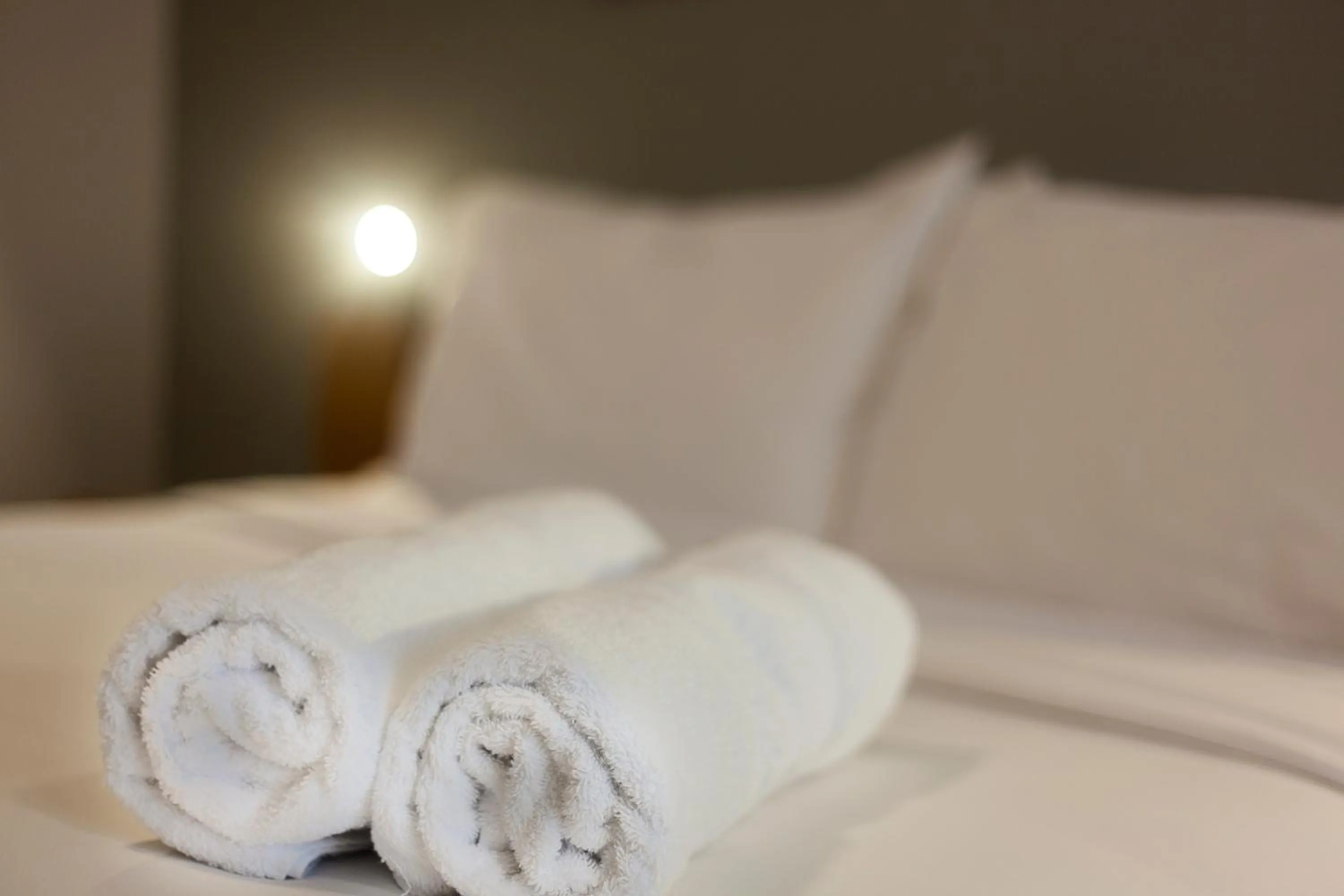 towels, Bed in Kings Park Motel