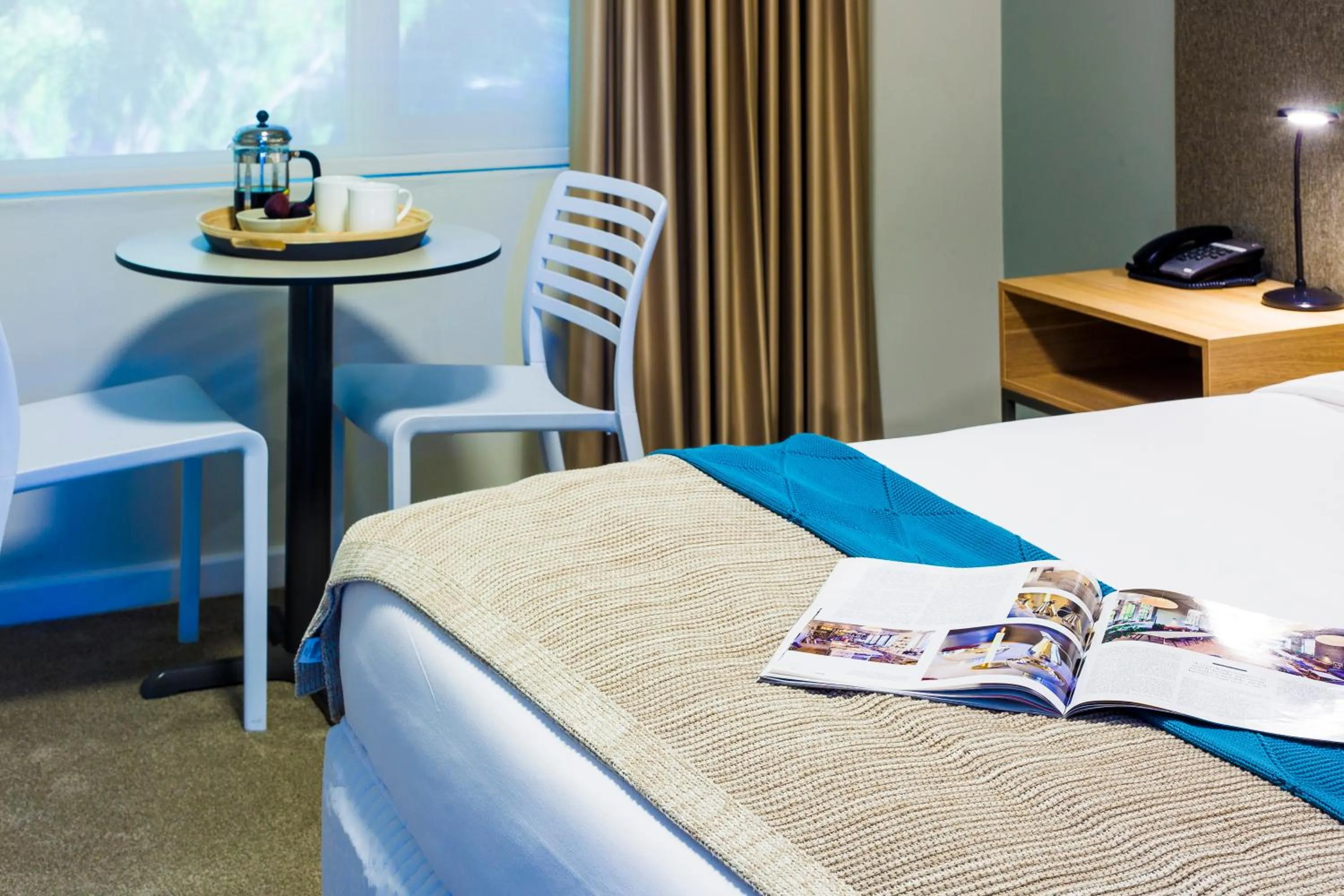 Bed in Kings Park Motel