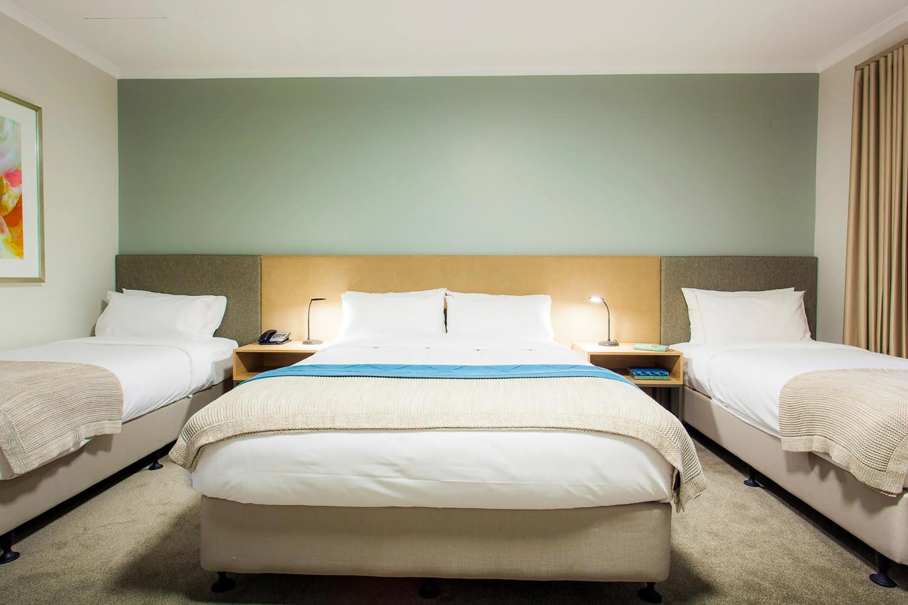 Photo of the whole room, Bed in Kings Park Motel