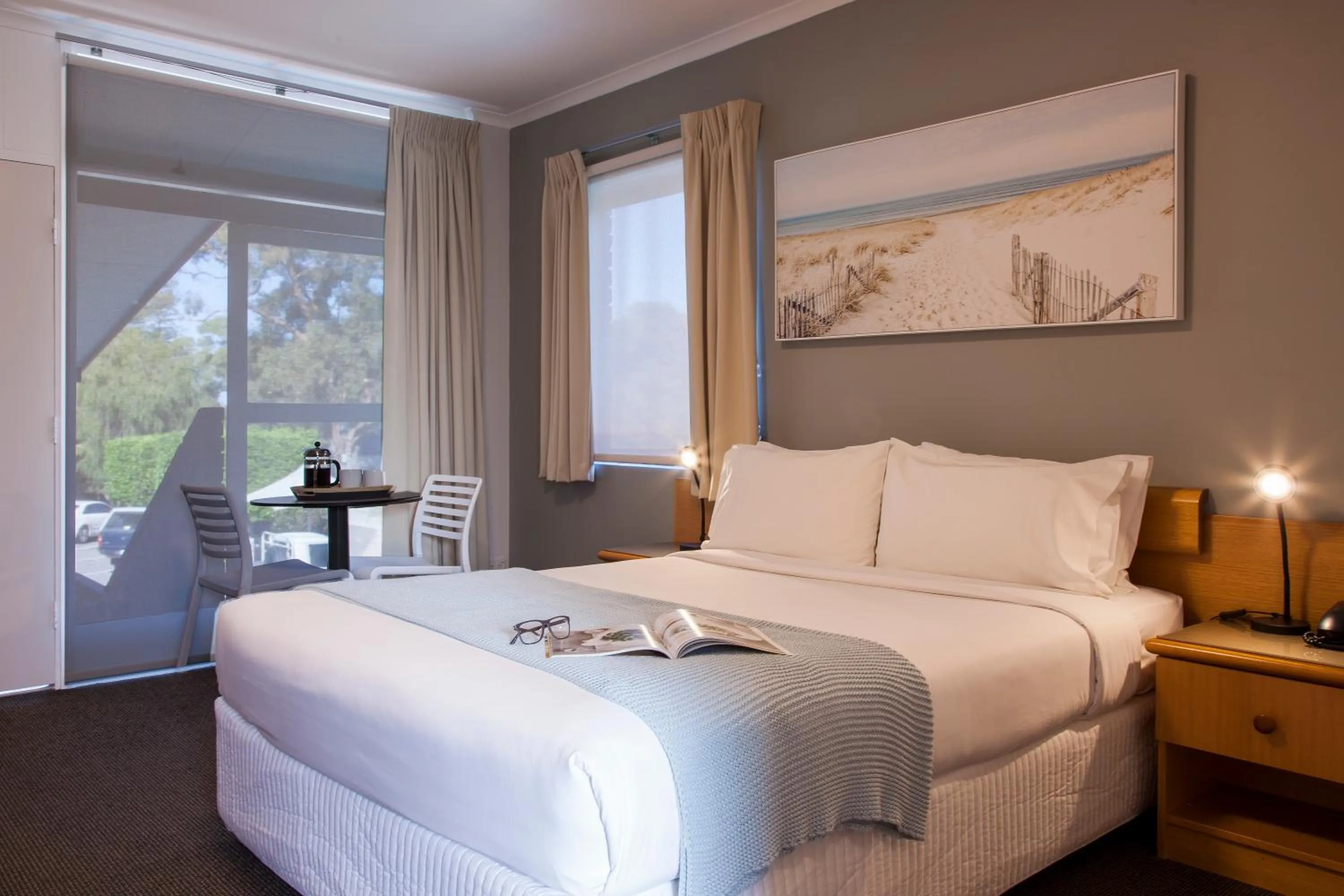 Bedroom, Bed in Kings Park Motel