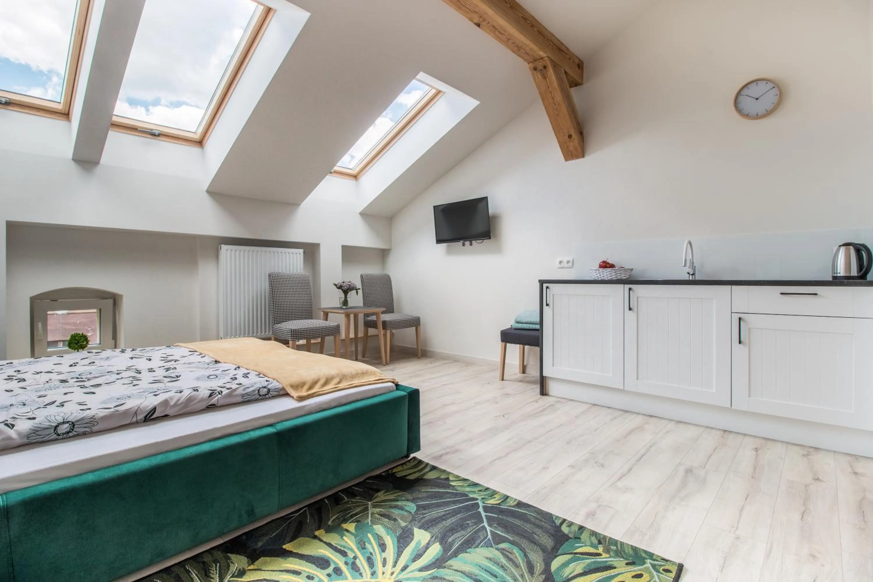 Kitchen or kitchenette in Dluga Apartments