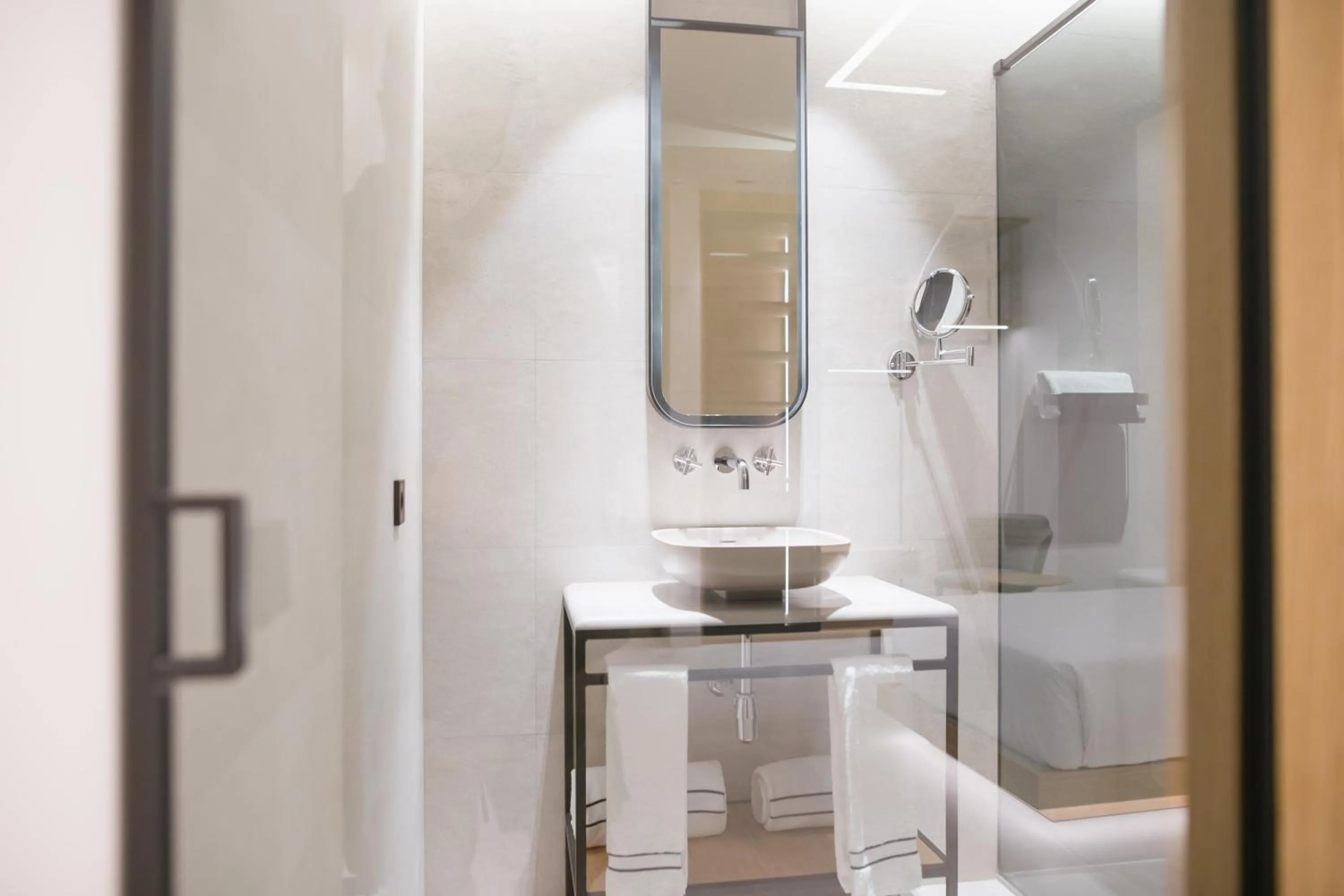 Bathroom in MYR Puerta Serranos