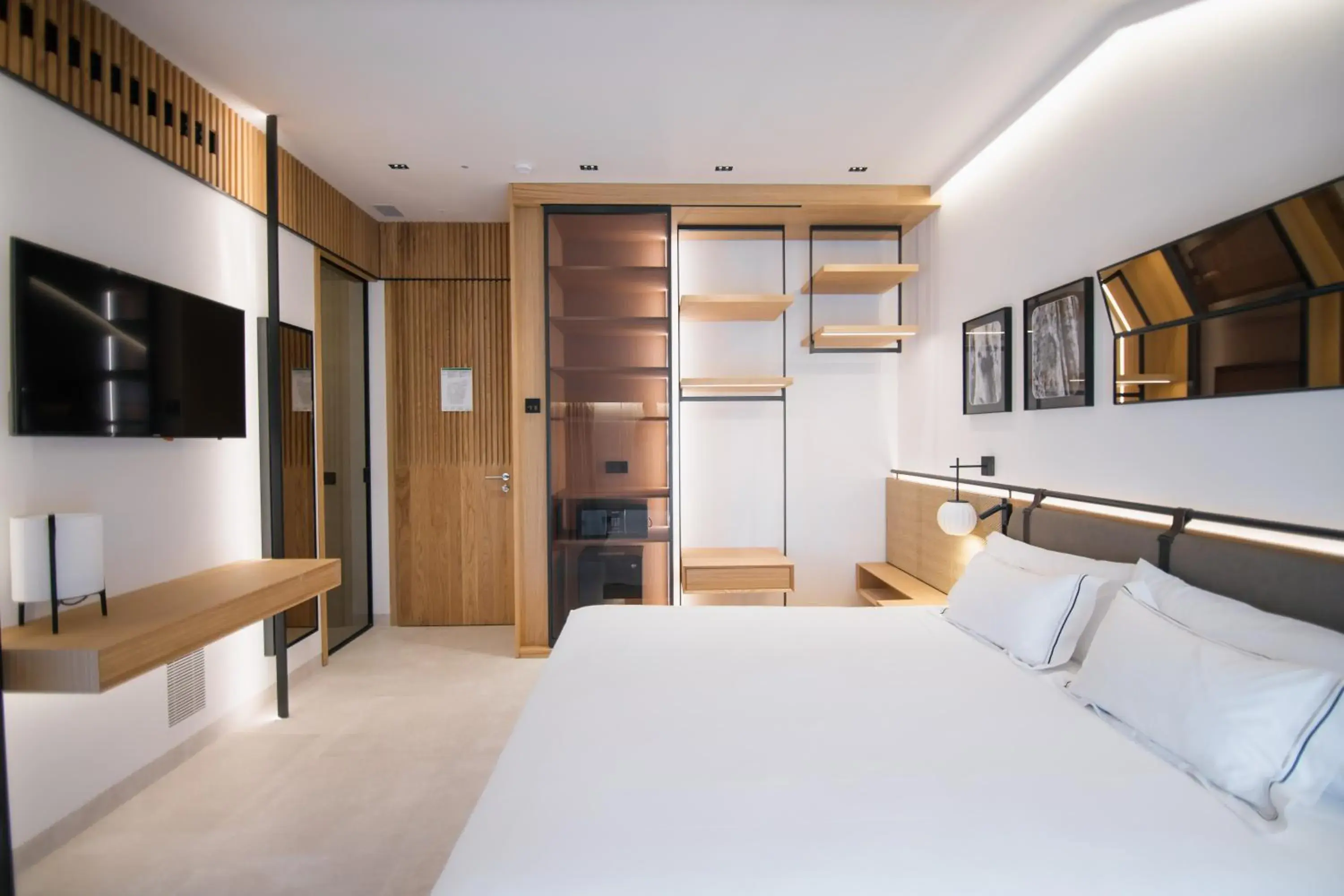 Photo of the whole room, Bed in MYR Puerta Serranos Photo of the whole room, Bed in MYR Puerta Serranos