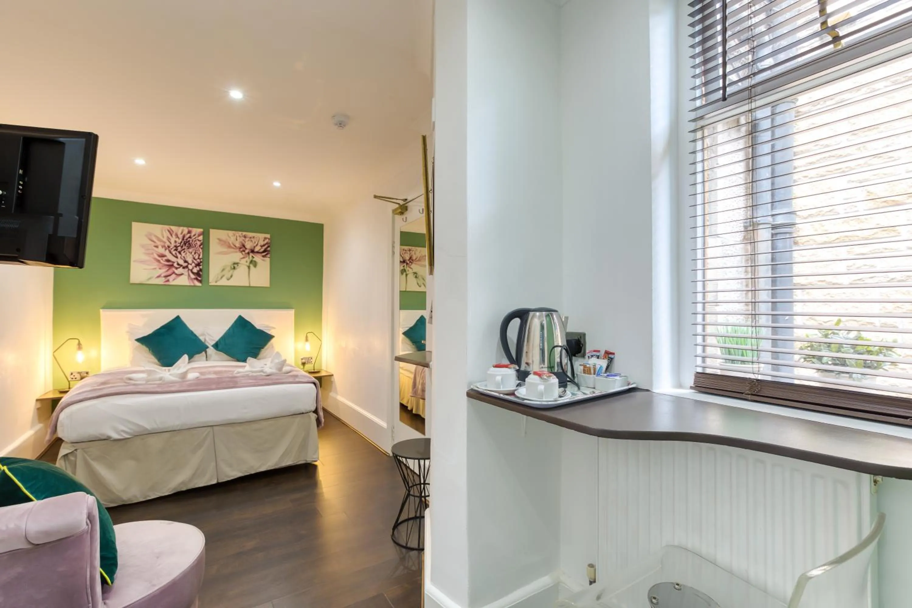 Bedroom, Bed in No32 Hotel