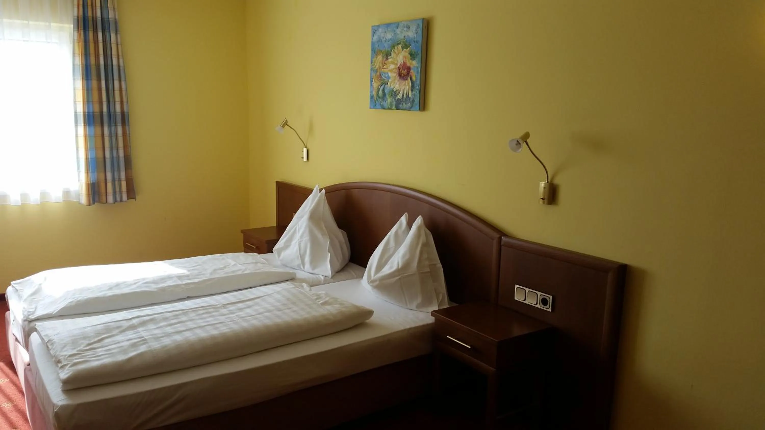 Photo of the whole room, Bed in Hotel-Restaurant am Hochfuchs