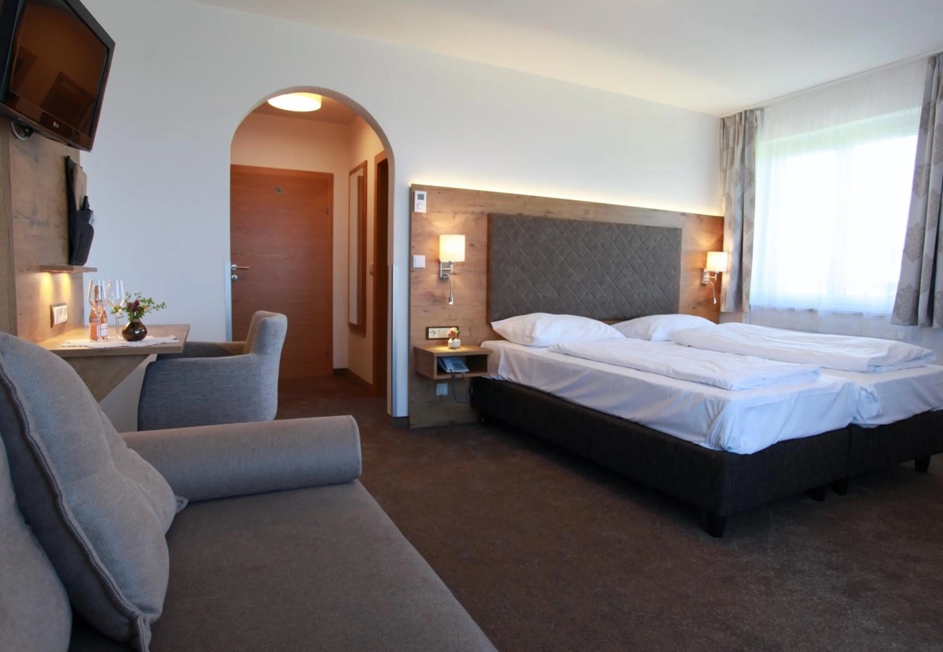 Photo of the whole room, Bed in Hotel-Restaurant am Hochfuchs