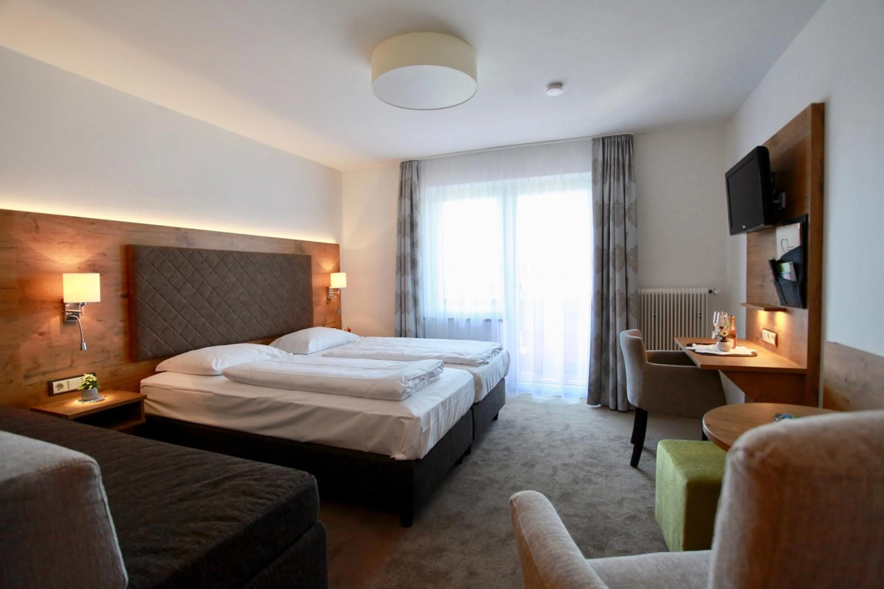 Photo of the whole room, Bed in Hotel-Restaurant am Hochfuchs