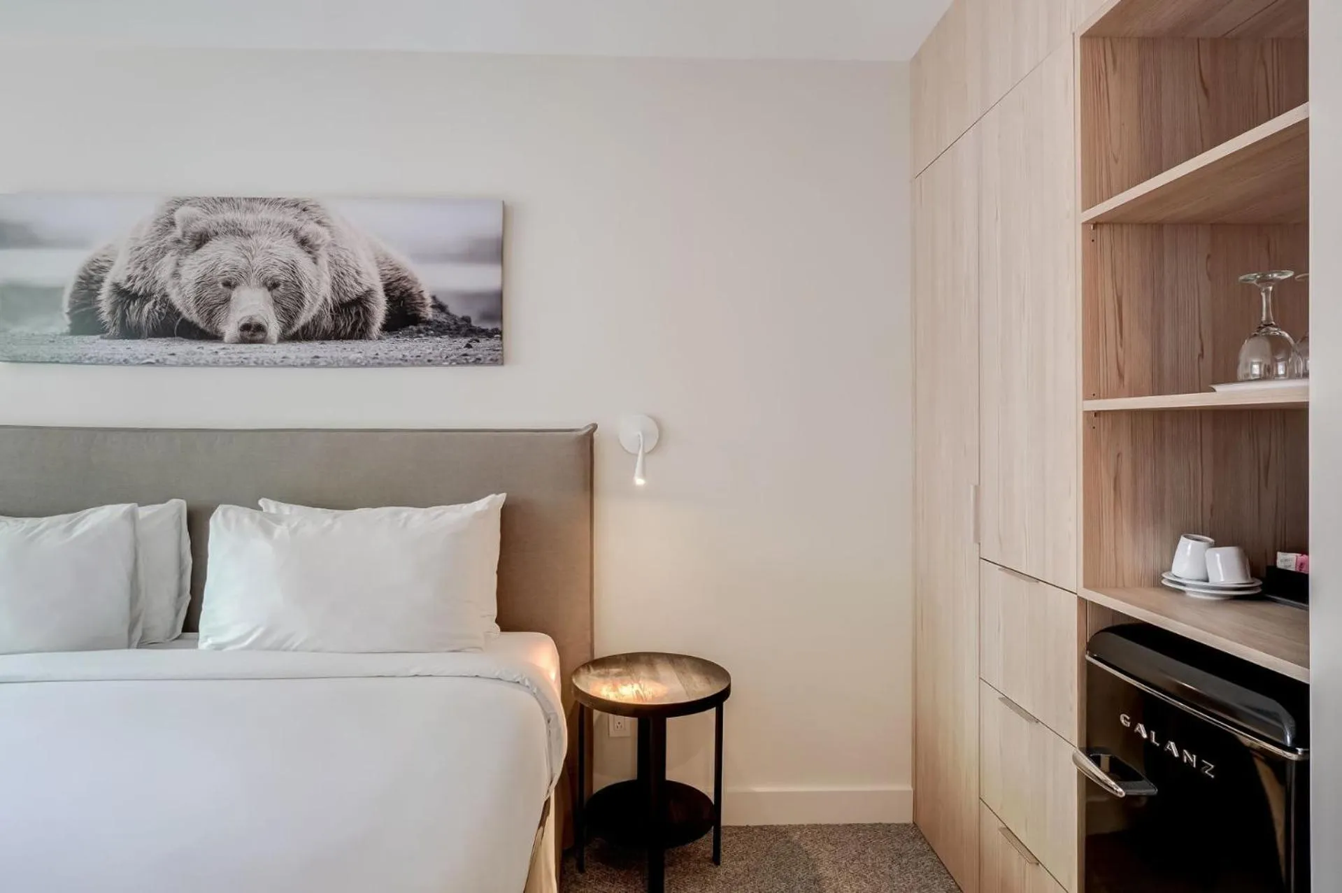 Bed in Suites du Lac Moore by Manitonga