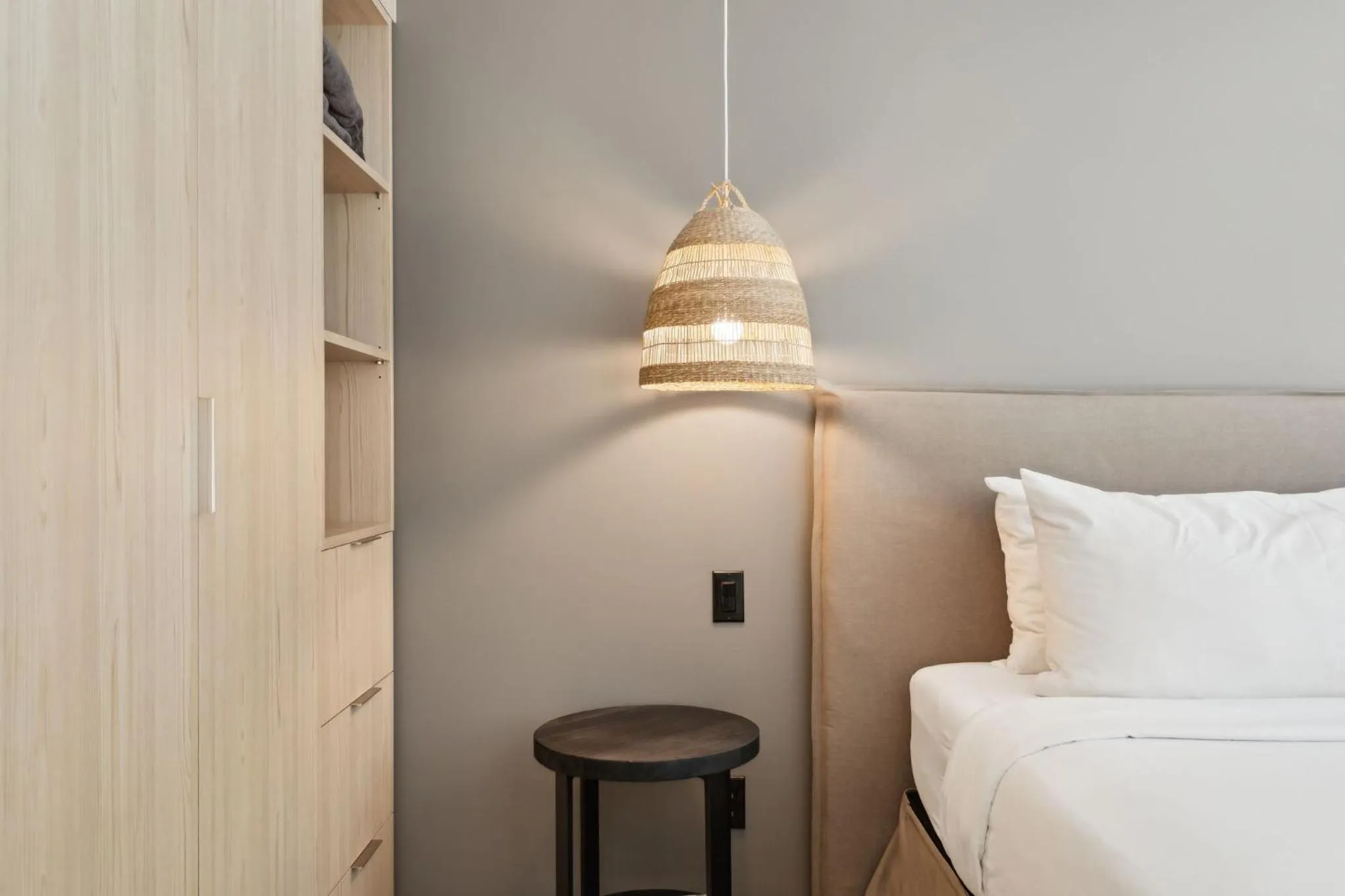 Bed in Suites du Lac Moore by Manitonga