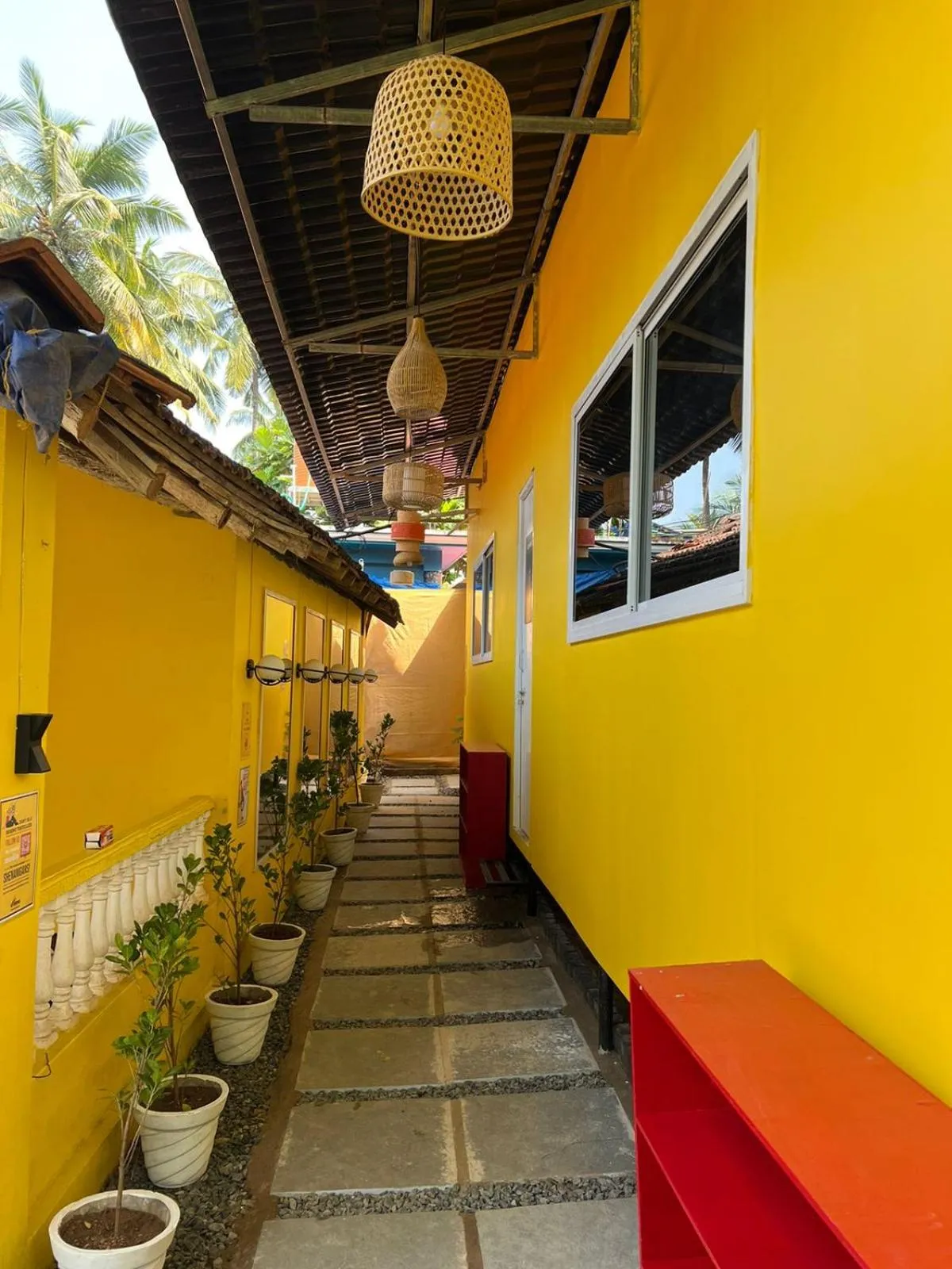 Property building in Whoopers Hostel Palolem