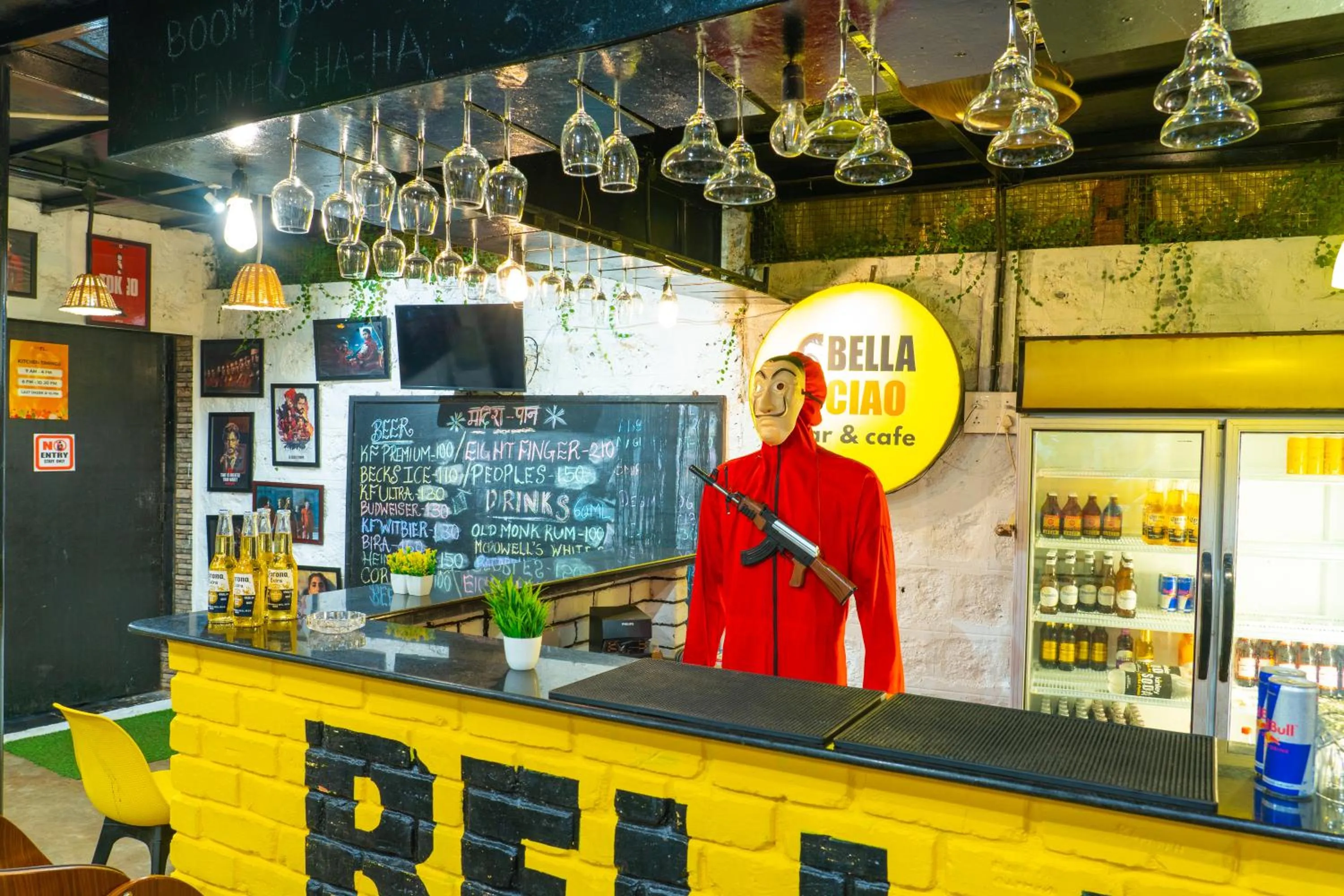 Lounge or bar in Whoopers Hostel Palolem