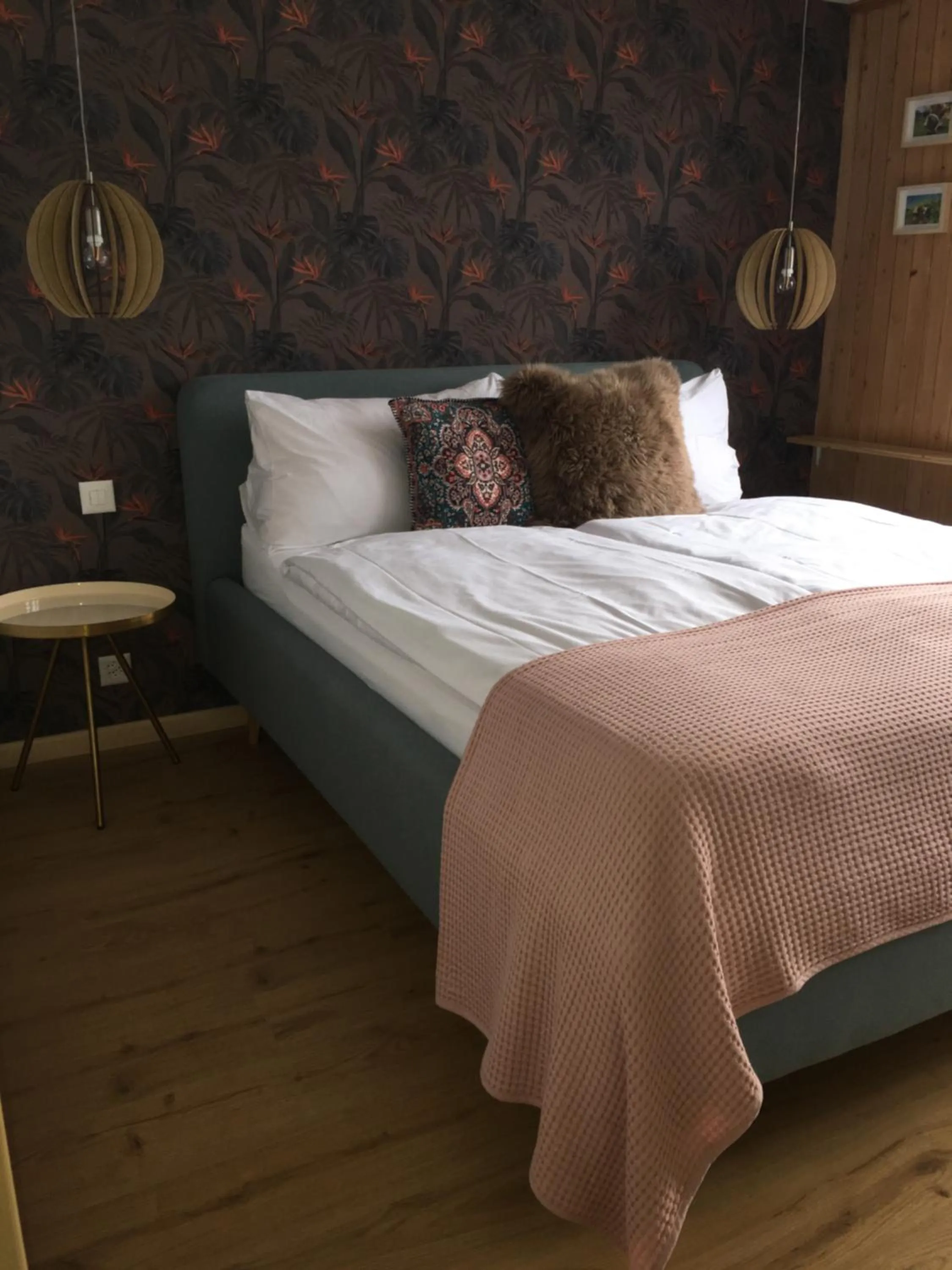 Bed in Boutique Hotel Bellevue B&B am Brienzersee Iseltwald Interlaken