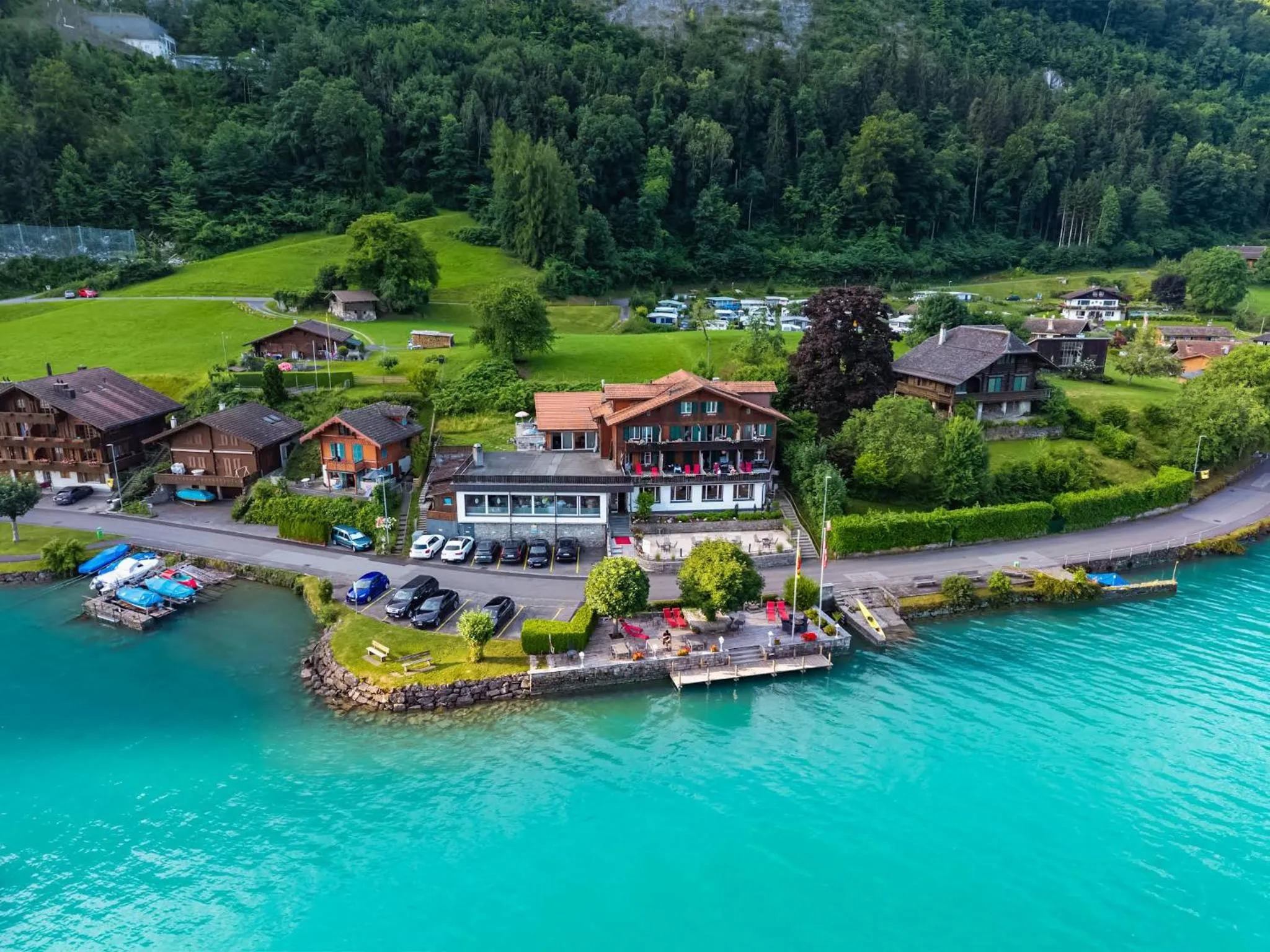 Property building in Boutique Hotel Bellevue B&B am Brienzersee Iseltwald Interlaken