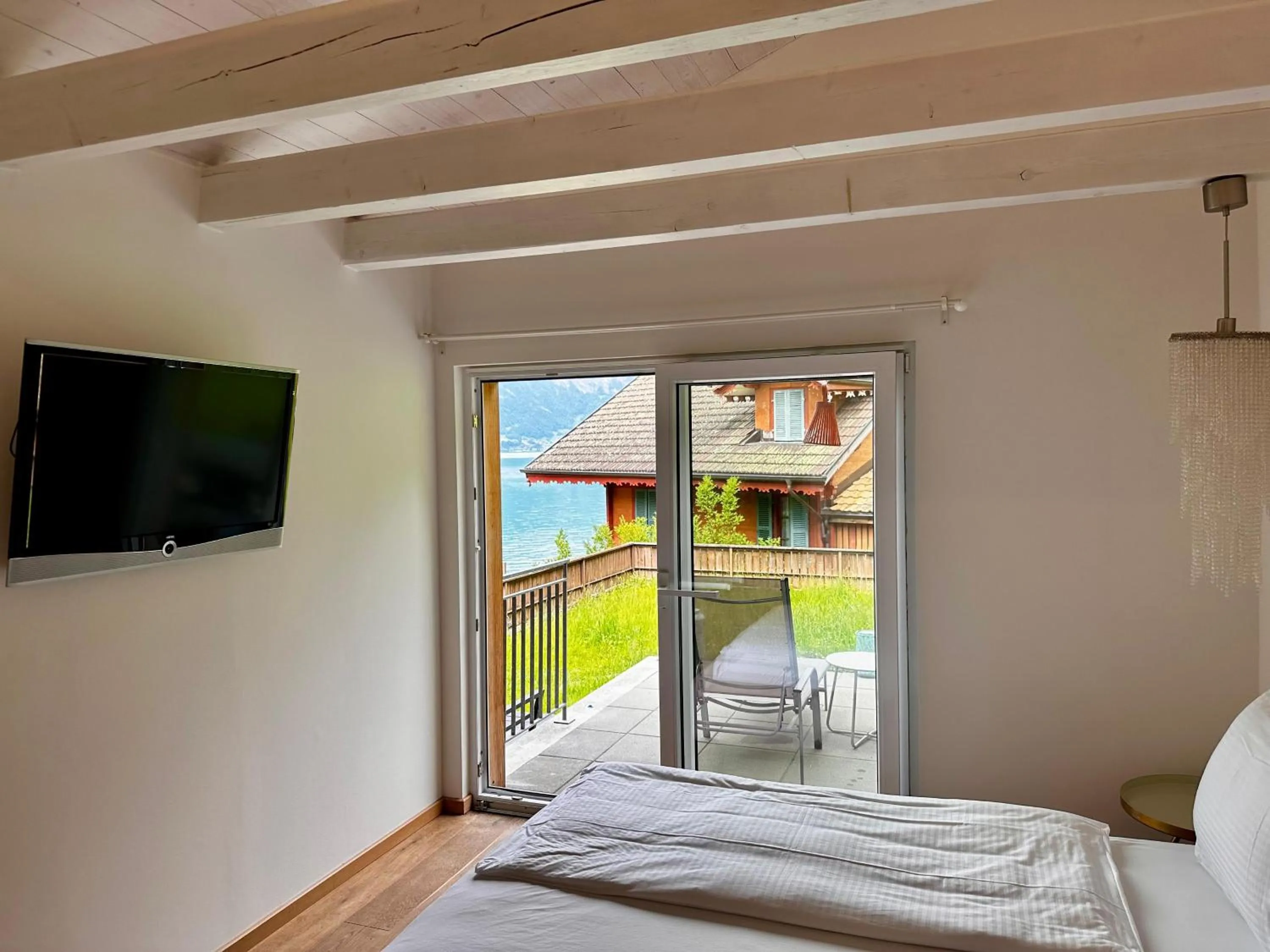 View (from property/room), Bed in Boutique Hotel Bellevue B&B am Brienzersee Iseltwald Interlaken