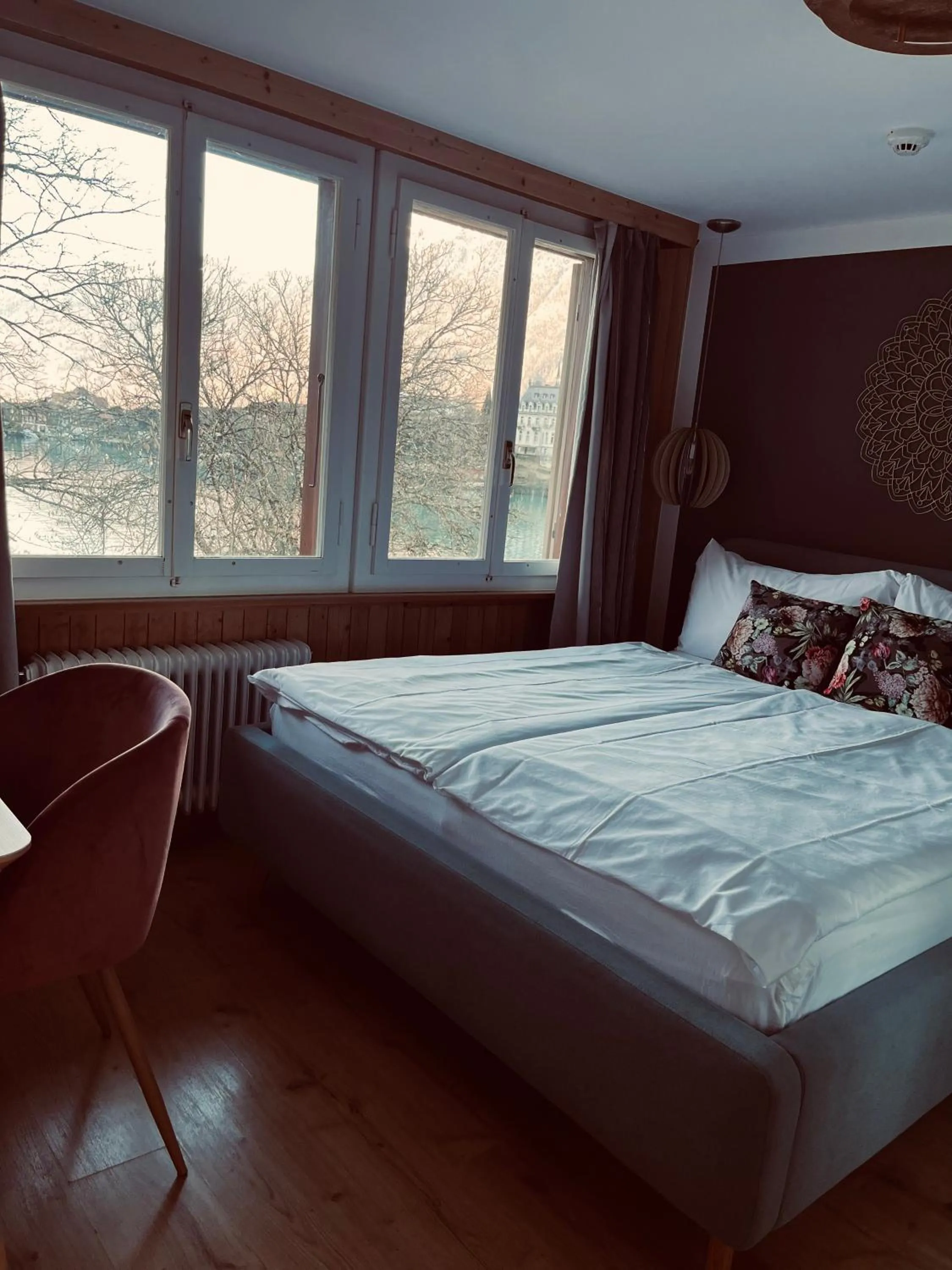 Bed in Boutique Hotel Bellevue B&B am Brienzersee Iseltwald Interlaken