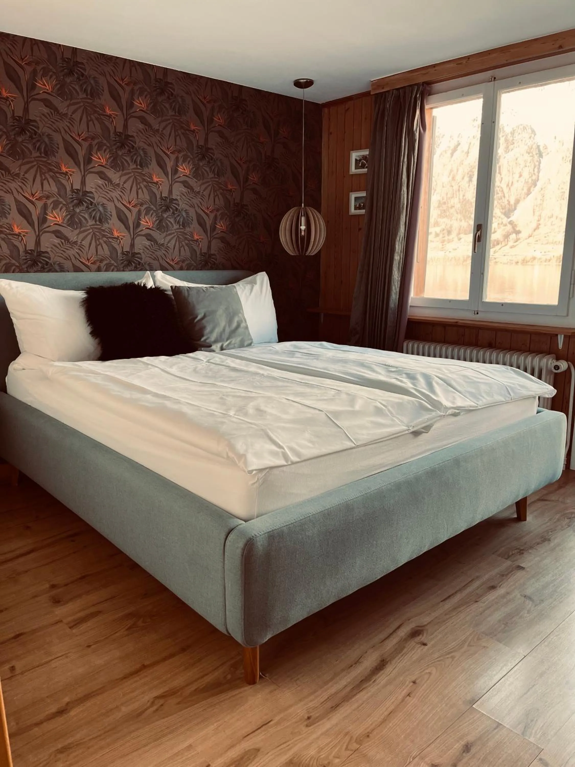 Bed in Boutique Hotel Bellevue B&B am Brienzersee Iseltwald Interlaken