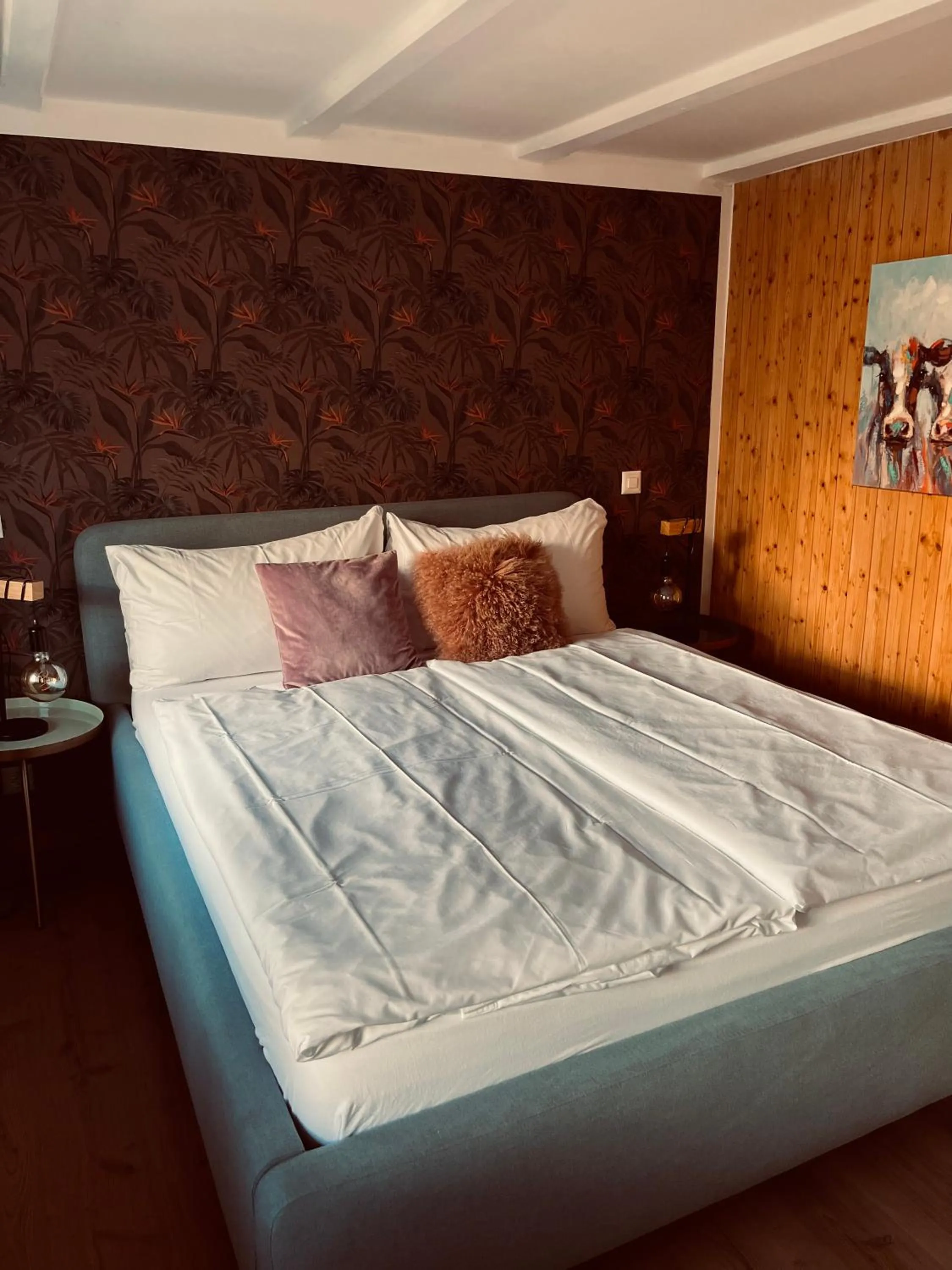 Bed in Boutique Hotel Bellevue B&B am Brienzersee Iseltwald Interlaken