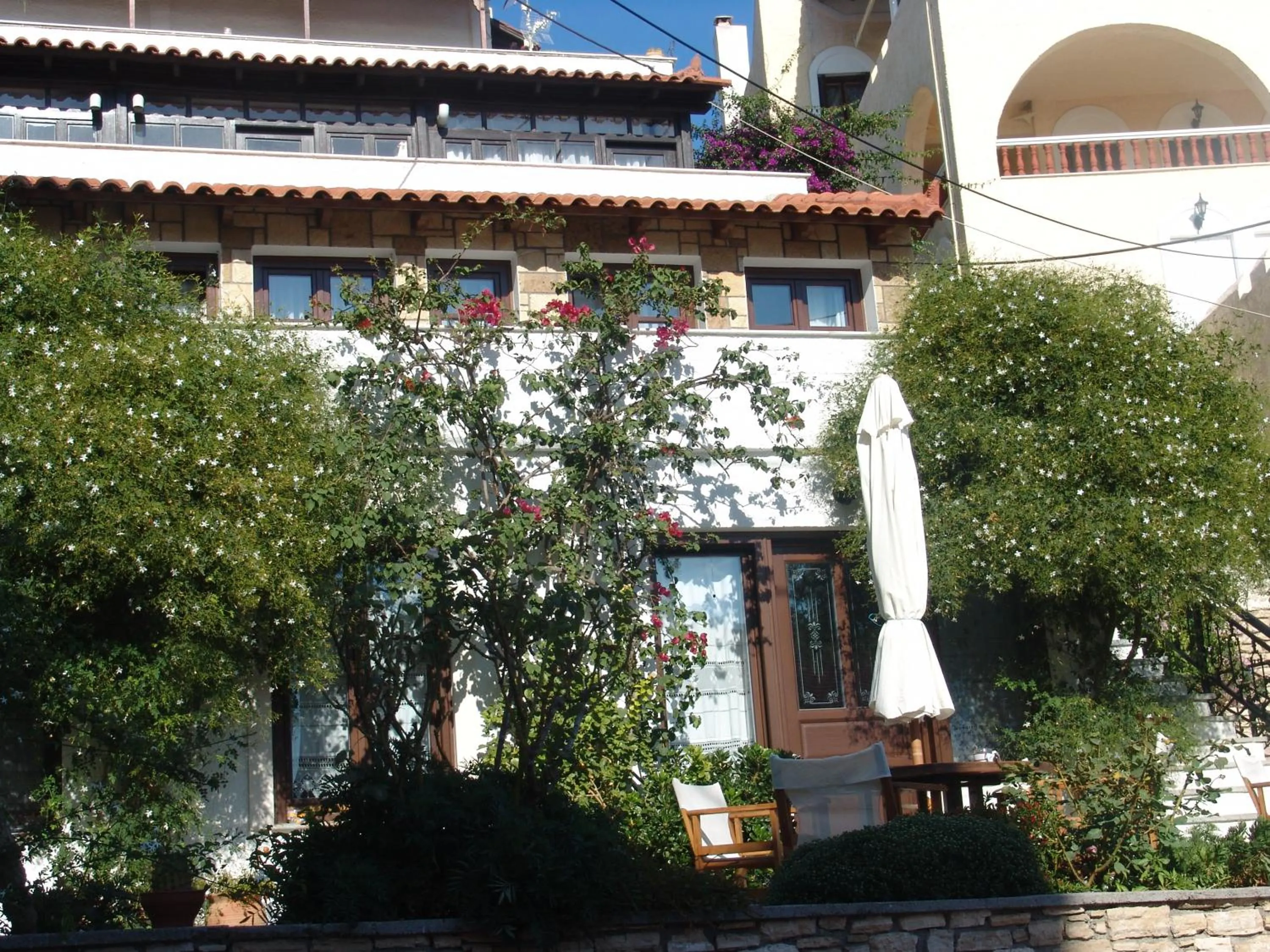 Facade/entrance in Notis Hotel