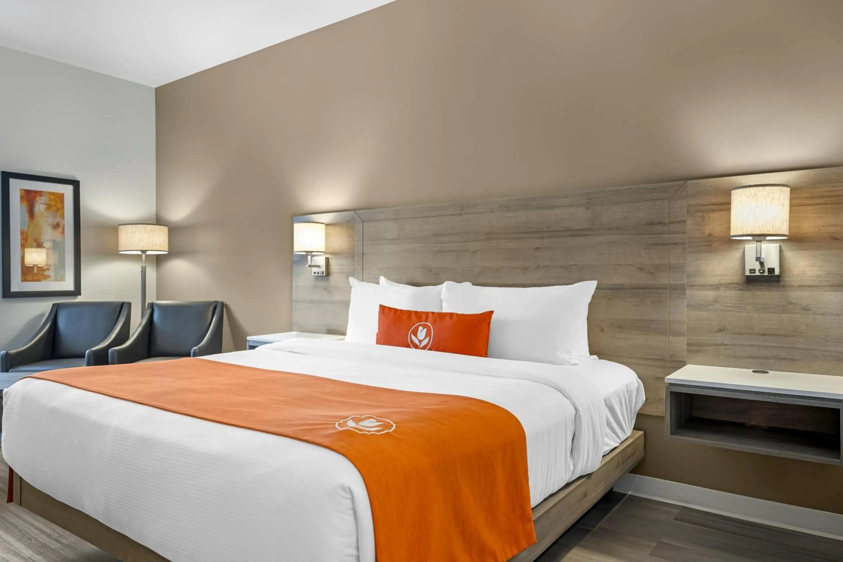 Bedroom, Bed in Amsterdam Inn & Suites, an Ascend Collection Hotel