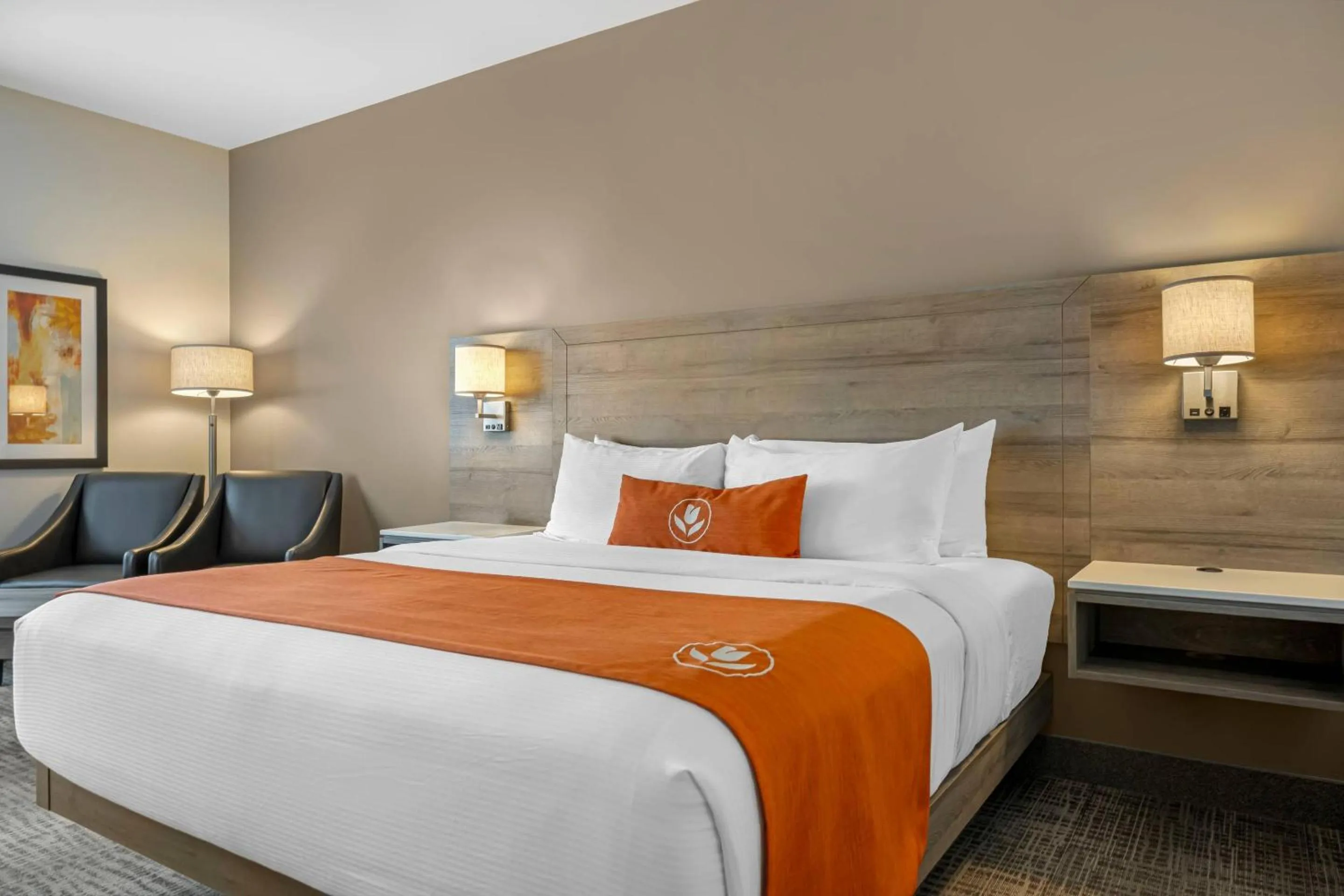 Bedroom, Bed in Amsterdam Inn & Suites, an Ascend Collection Hotel