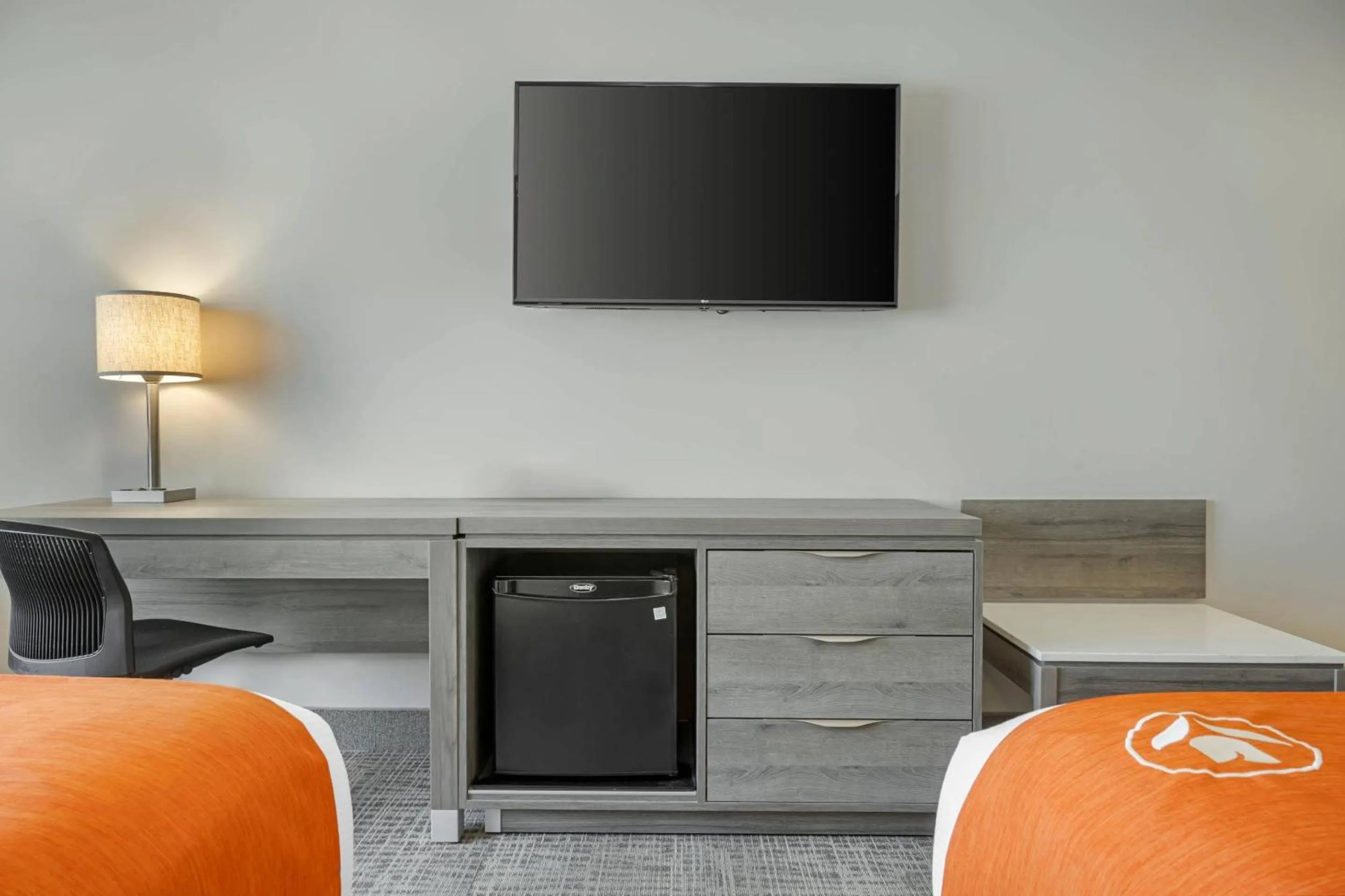 Bedroom in Amsterdam Inn & Suites, an Ascend Collection Hotel