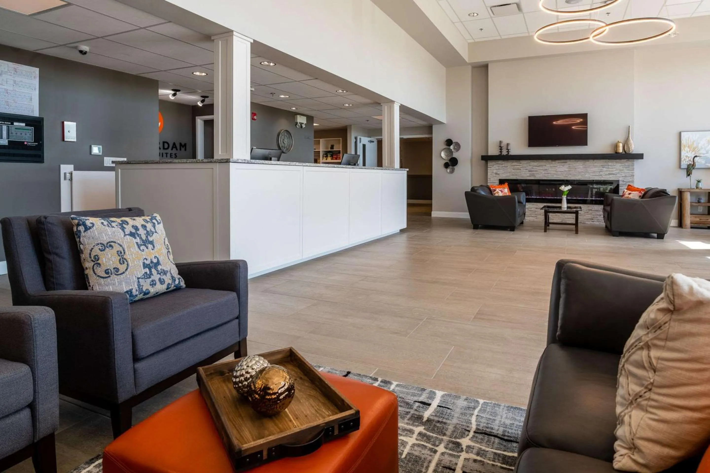 Lobby or reception in Amsterdam Inn & Suites, an Ascend Collection Hotel