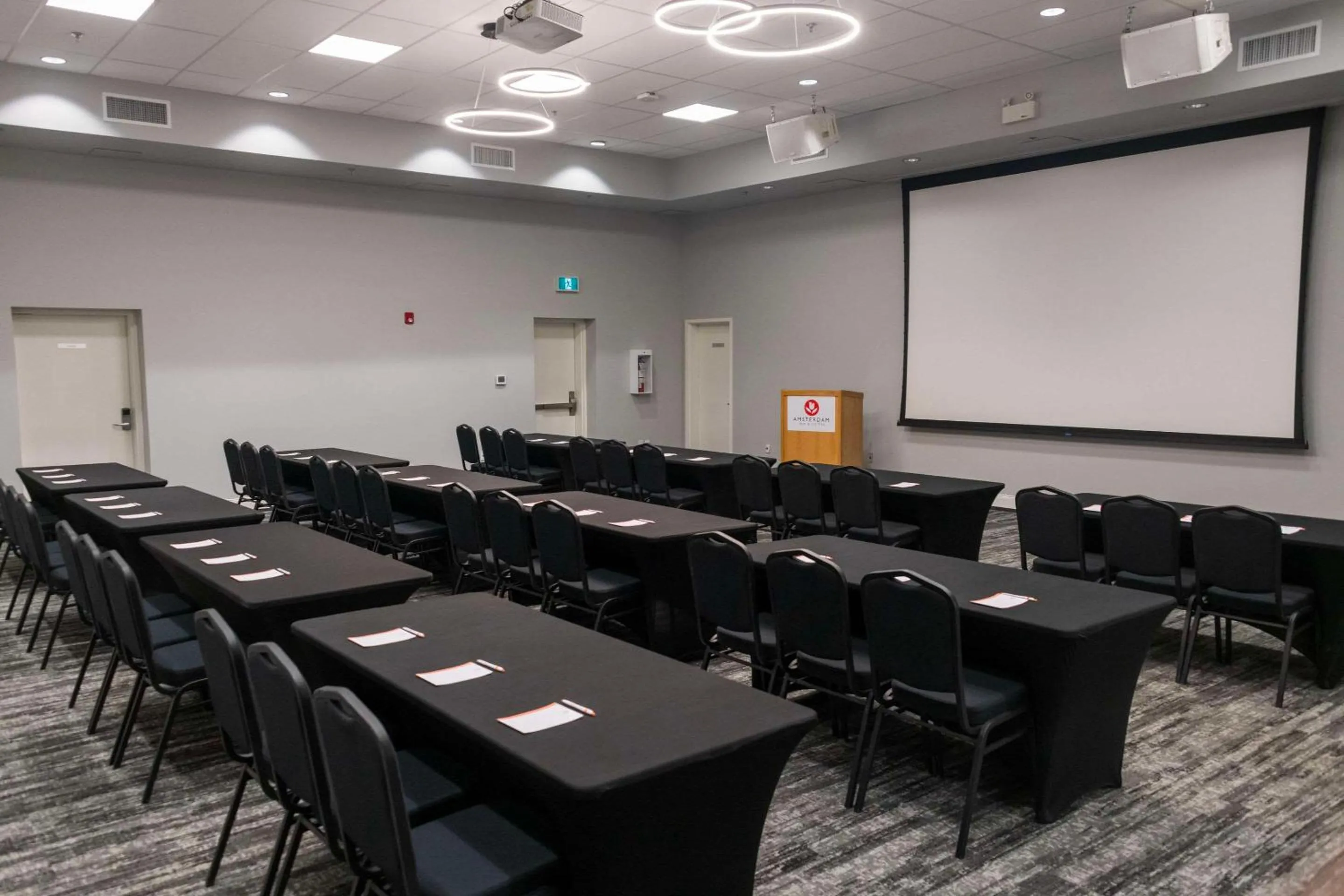 Meeting/conference room in Amsterdam Inn & Suites, an Ascend Collection Hotel