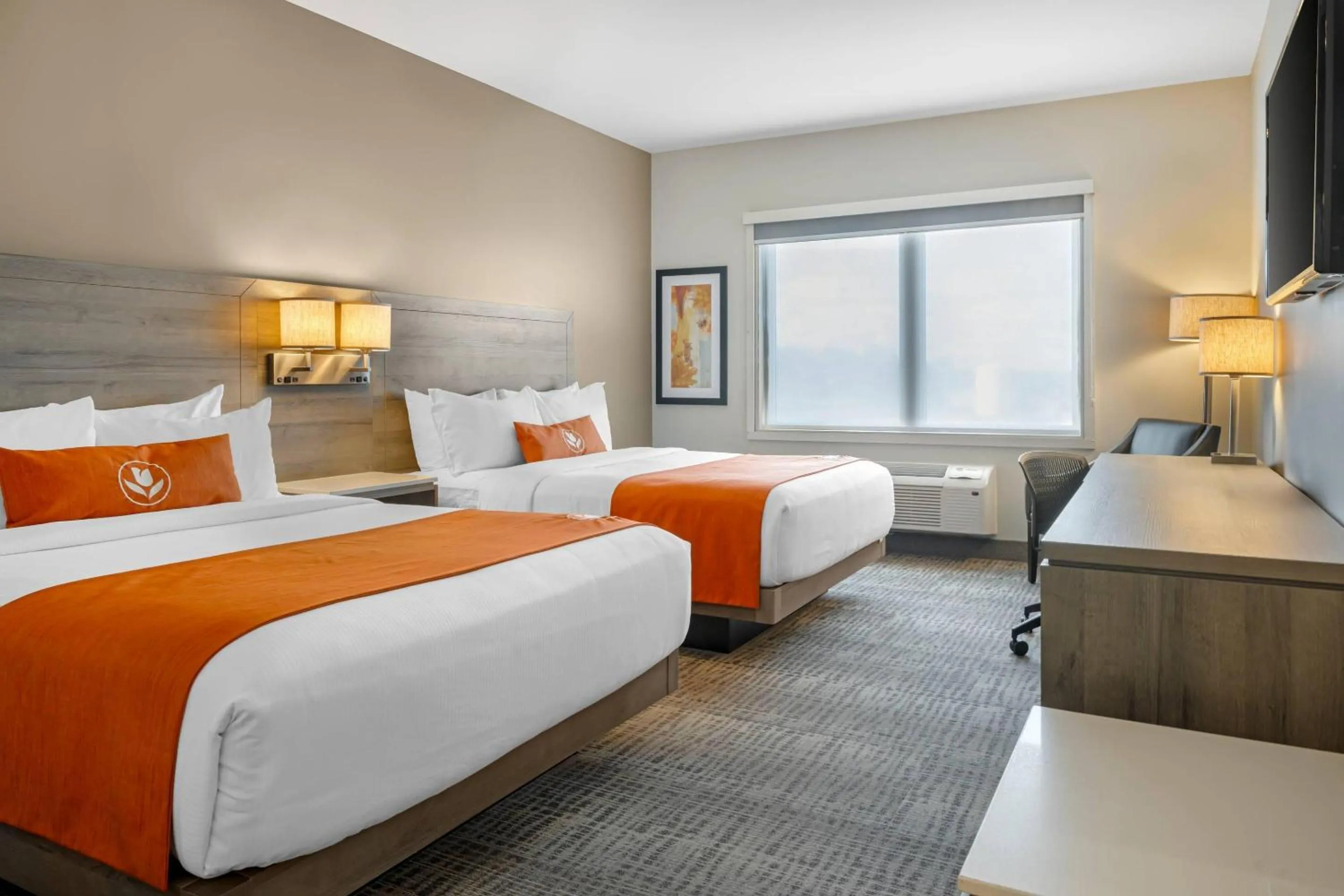 Bedroom, Bed in Amsterdam Inn & Suites, an Ascend Collection Hotel