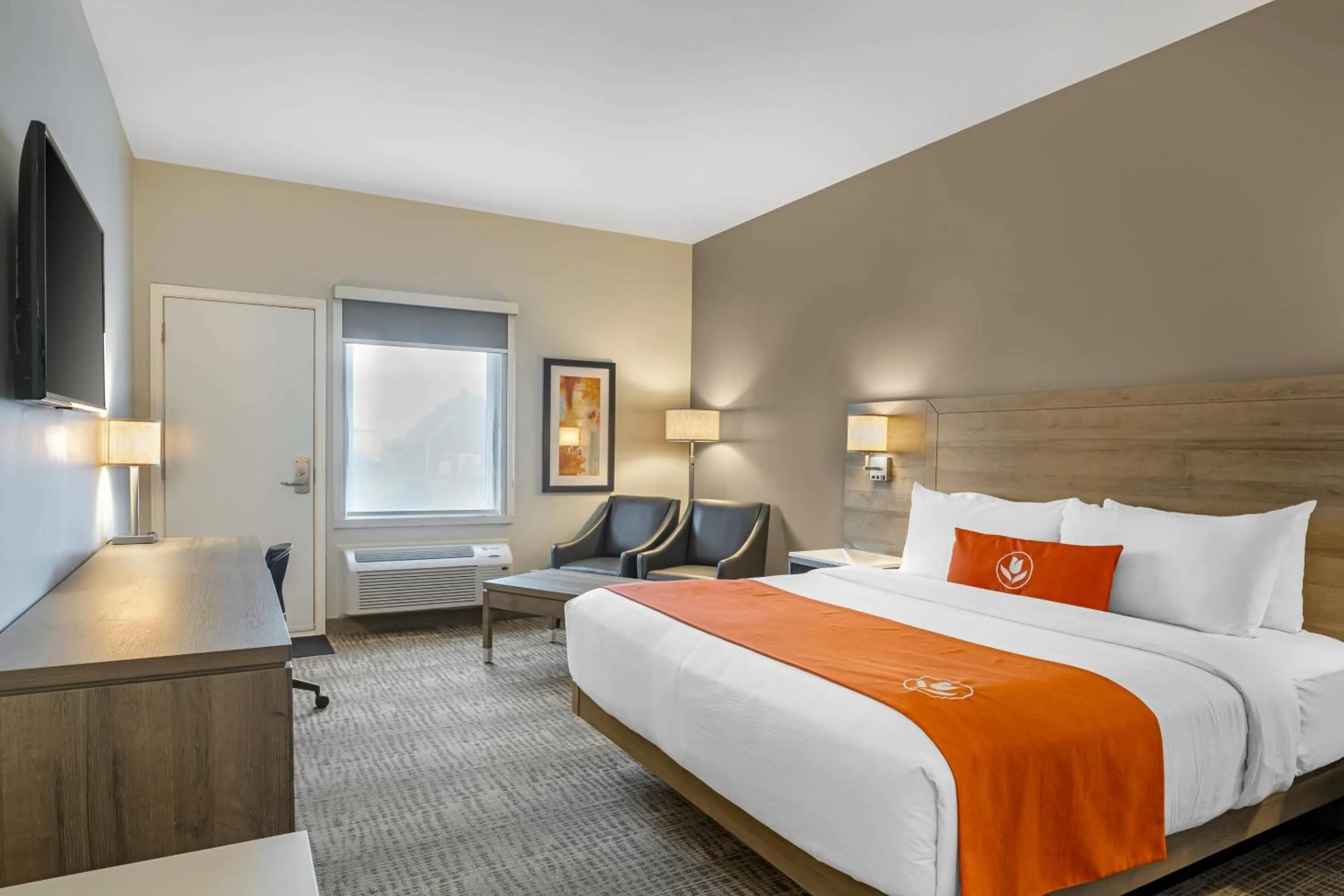 Bedroom, Bed in Amsterdam Inn & Suites, an Ascend Collection Hotel