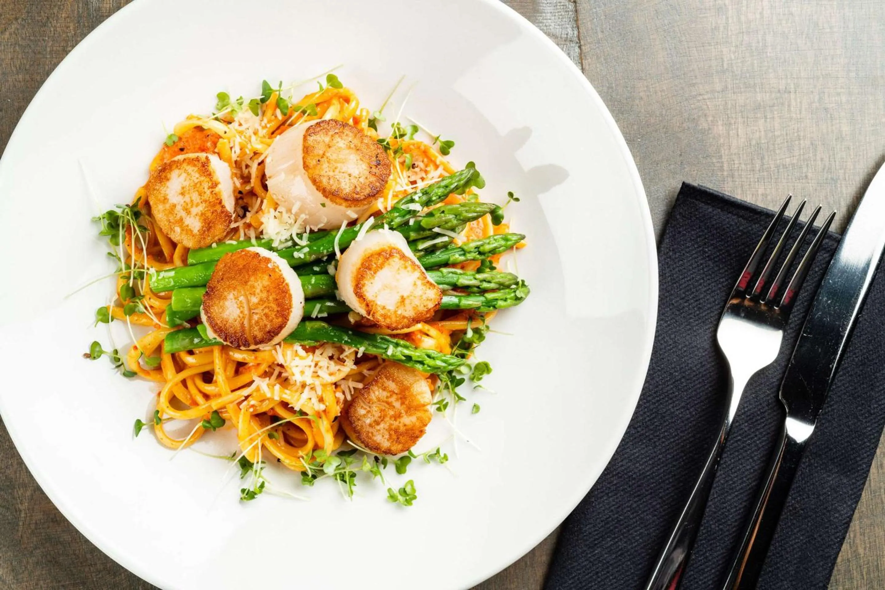 Restaurant/places to eat in Amsterdam Inn & Suites, an Ascend Collection Hotel