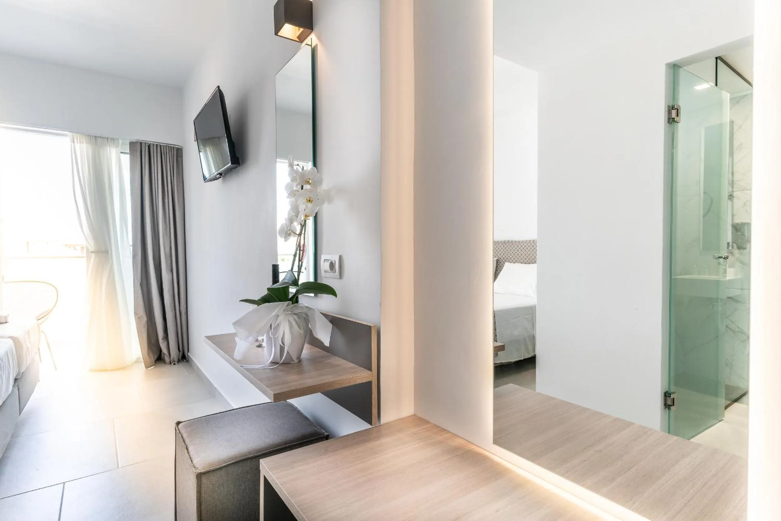 TV and multimedia, Bed in Lymberia Hotel