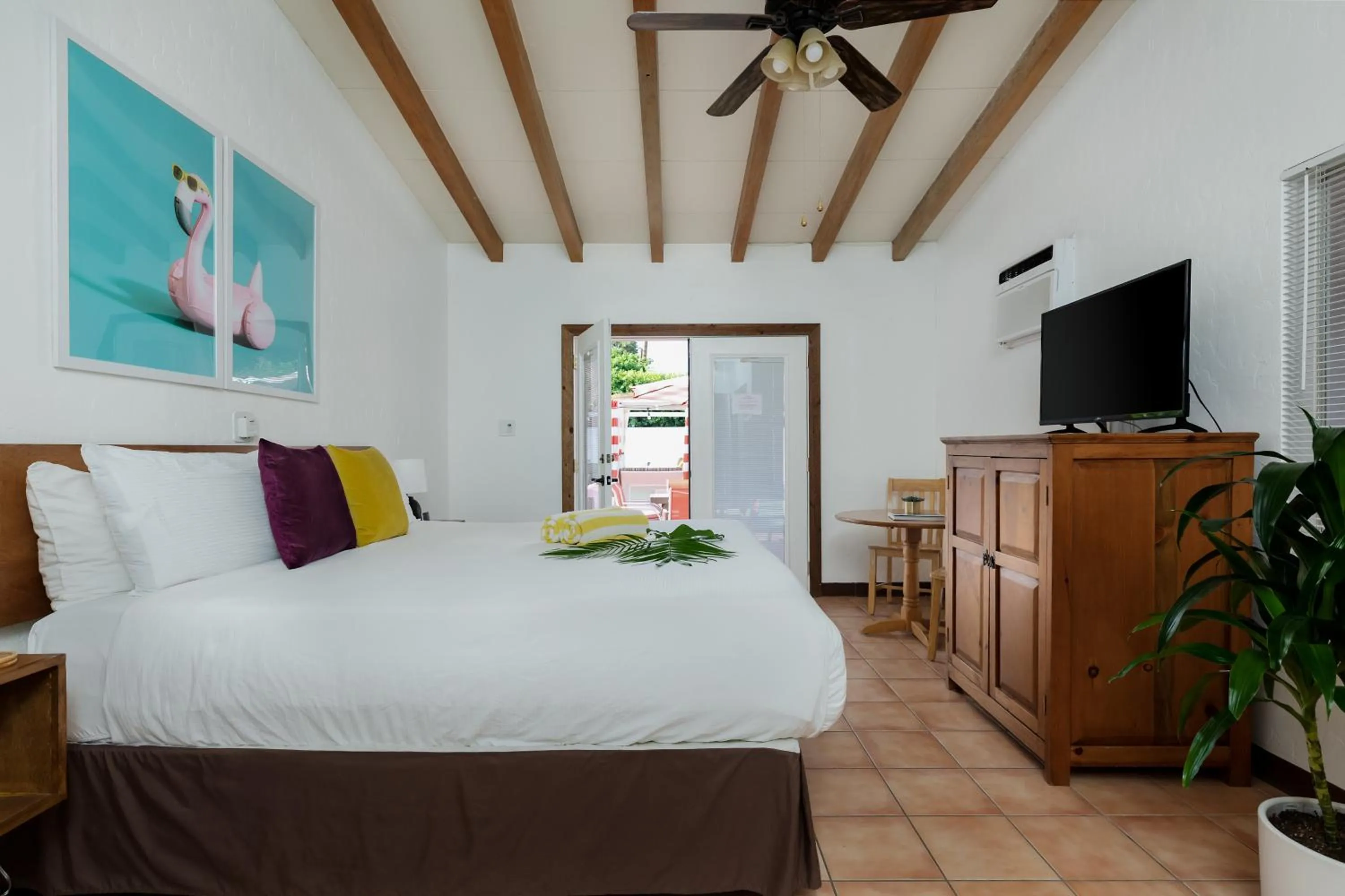 Bed in Float Palm Springs - Adults Only