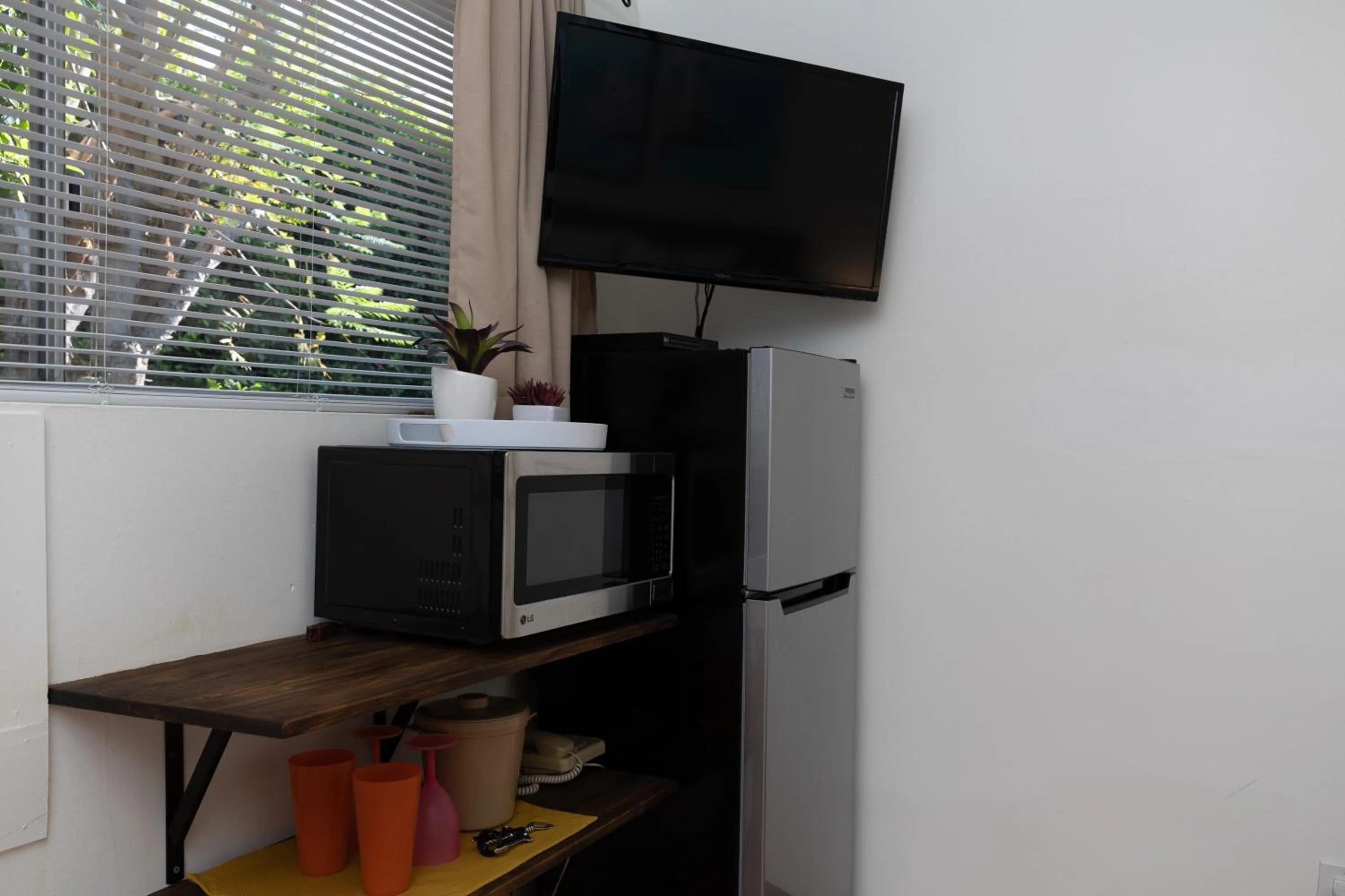 TV and multimedia in Float Palm Springs - Adults Only