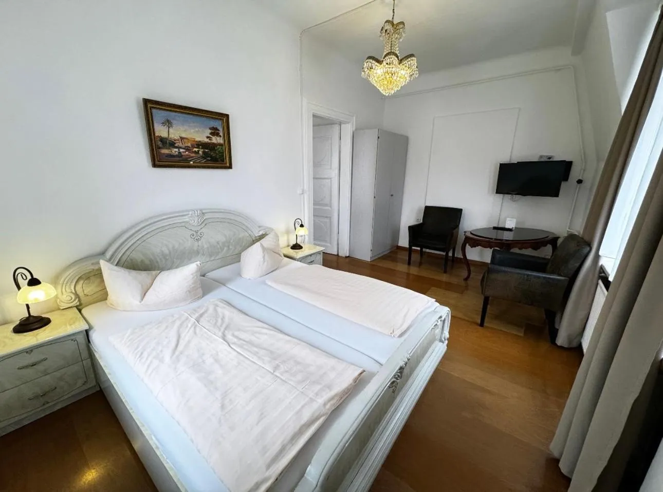 Bed in Hotel Zu den Linden