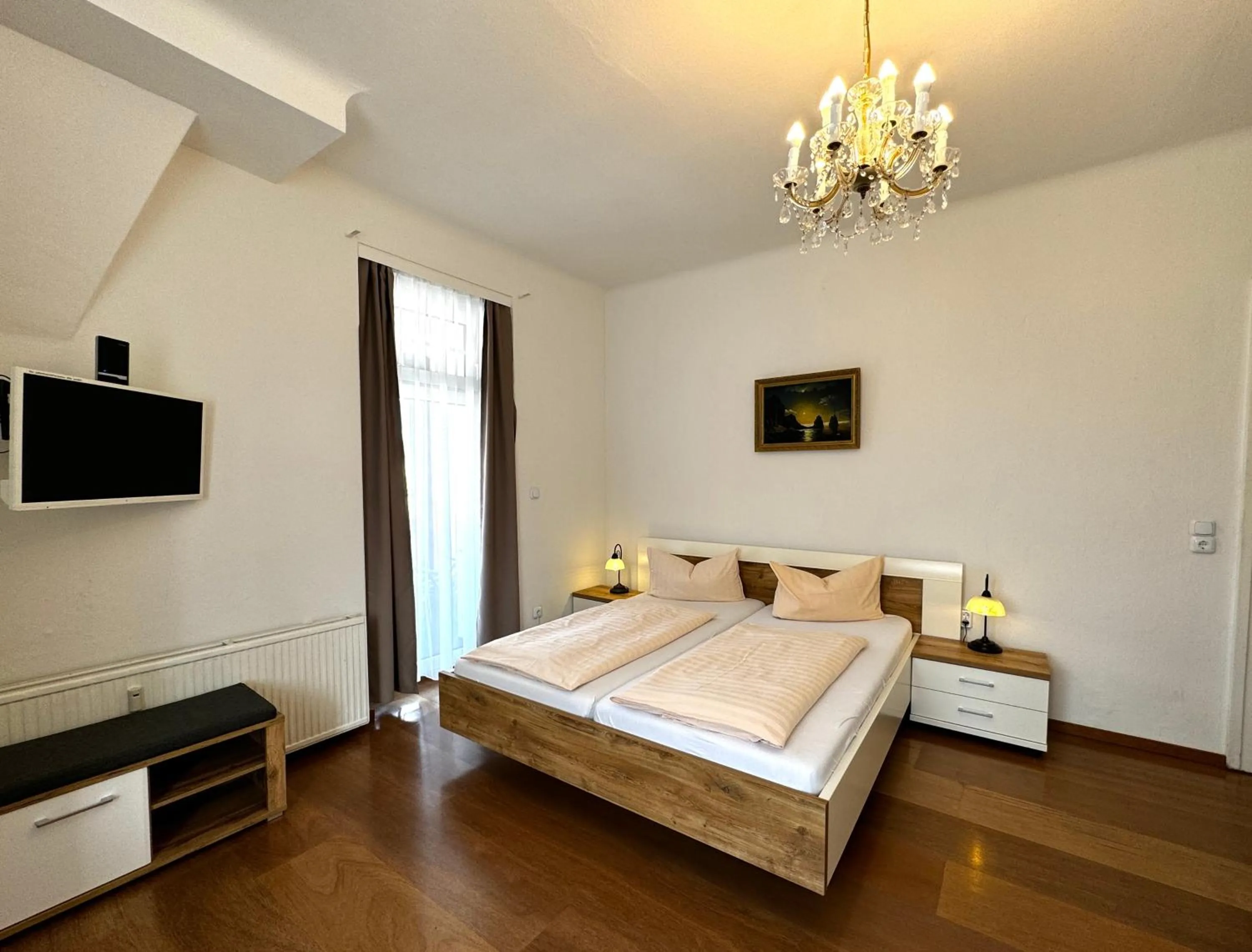 Bed in Hotel Zu den Linden