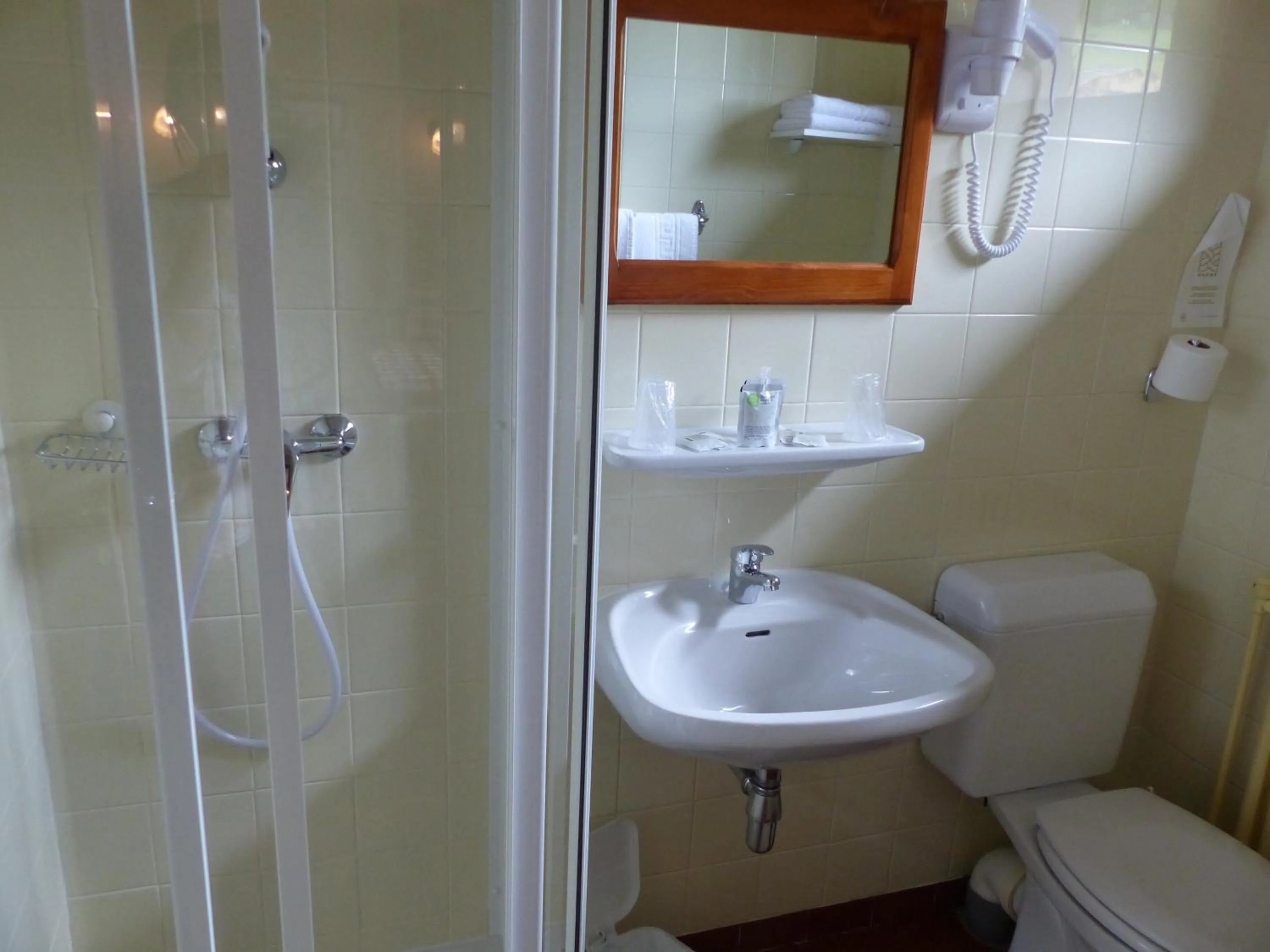 Bathroom in Hôtel Bellachat